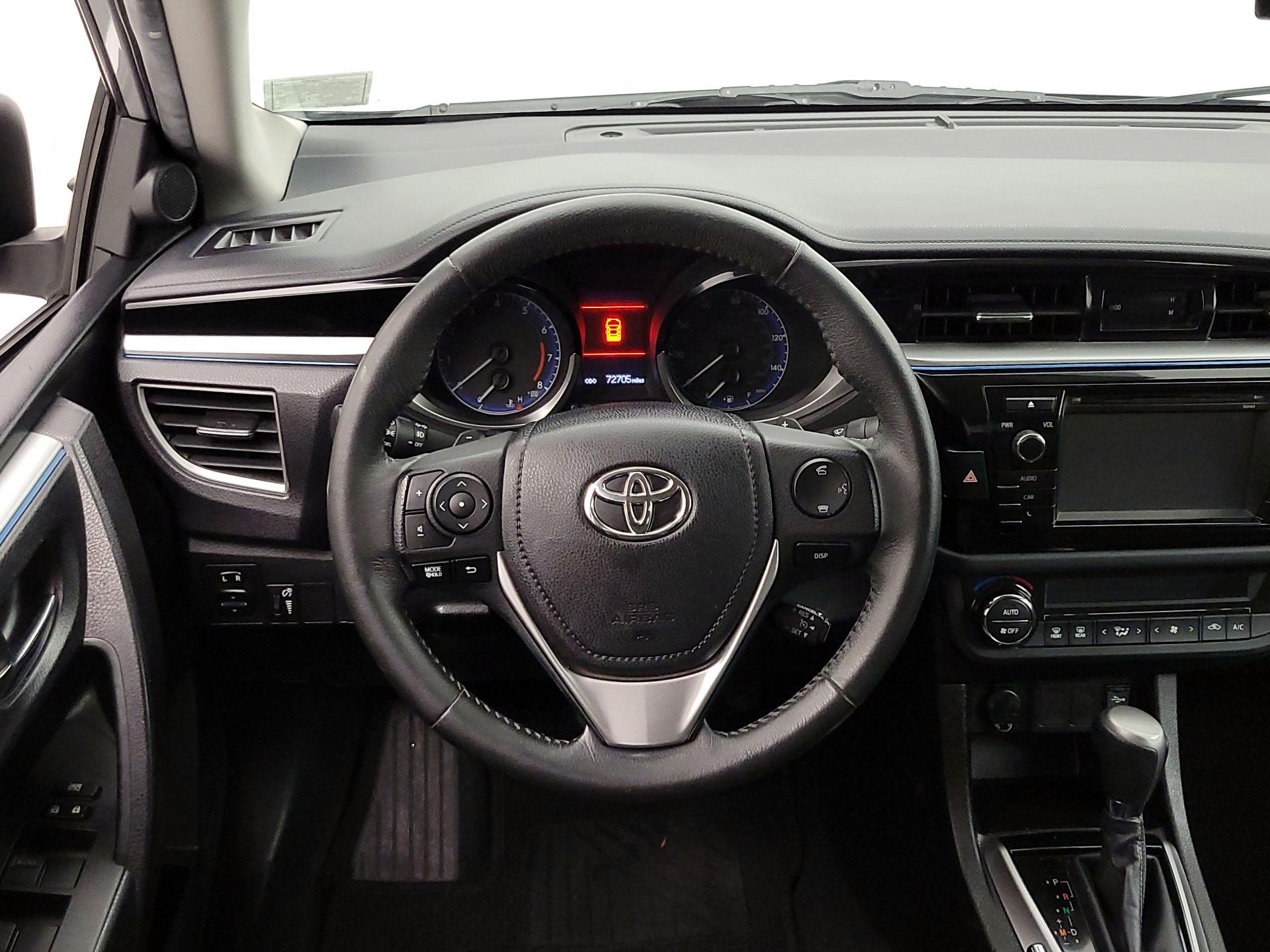 Thumbnail: 2015 Toyota Corolla - 10
