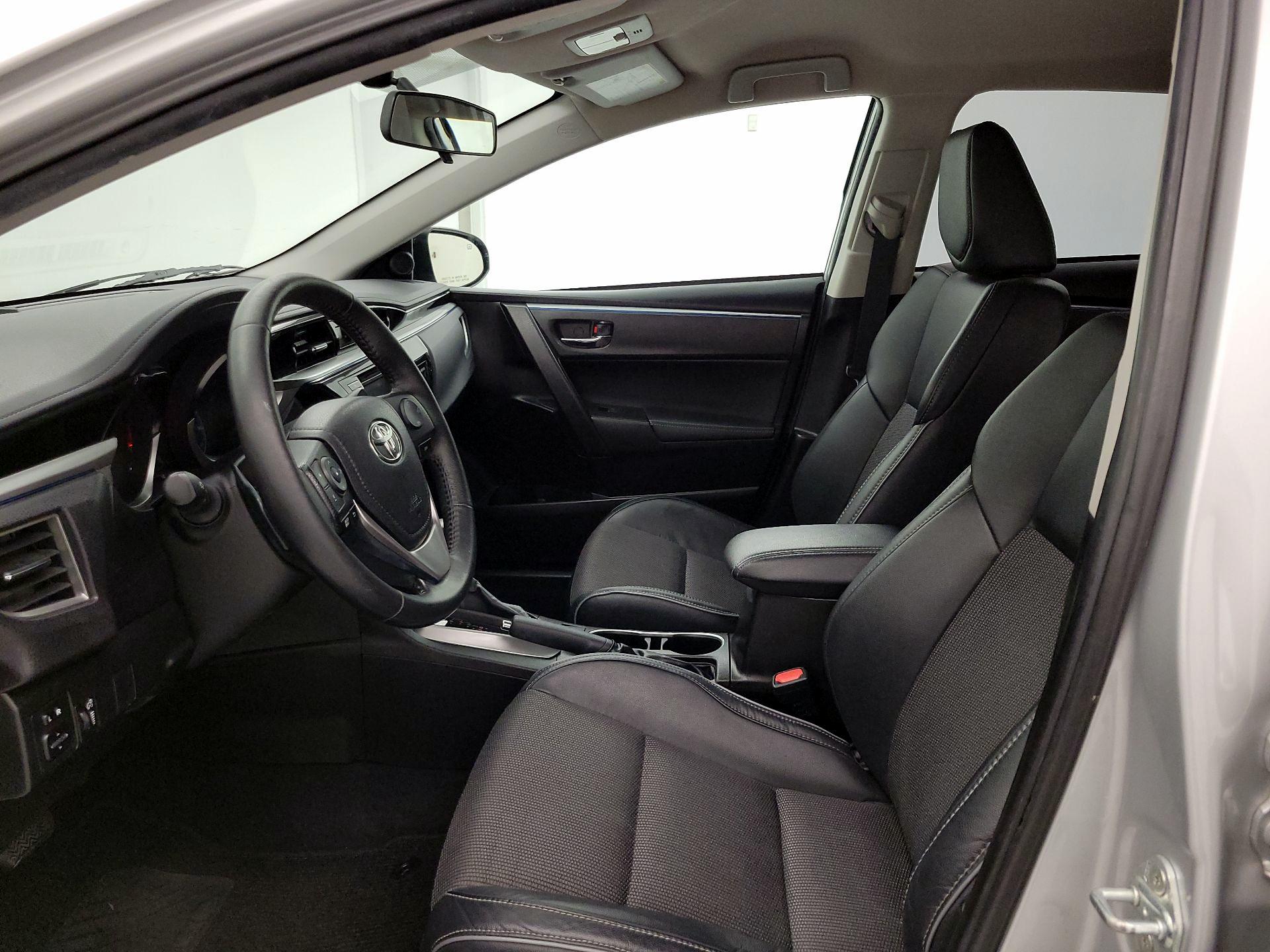 Thumbnail: 2015 Toyota Corolla - 11