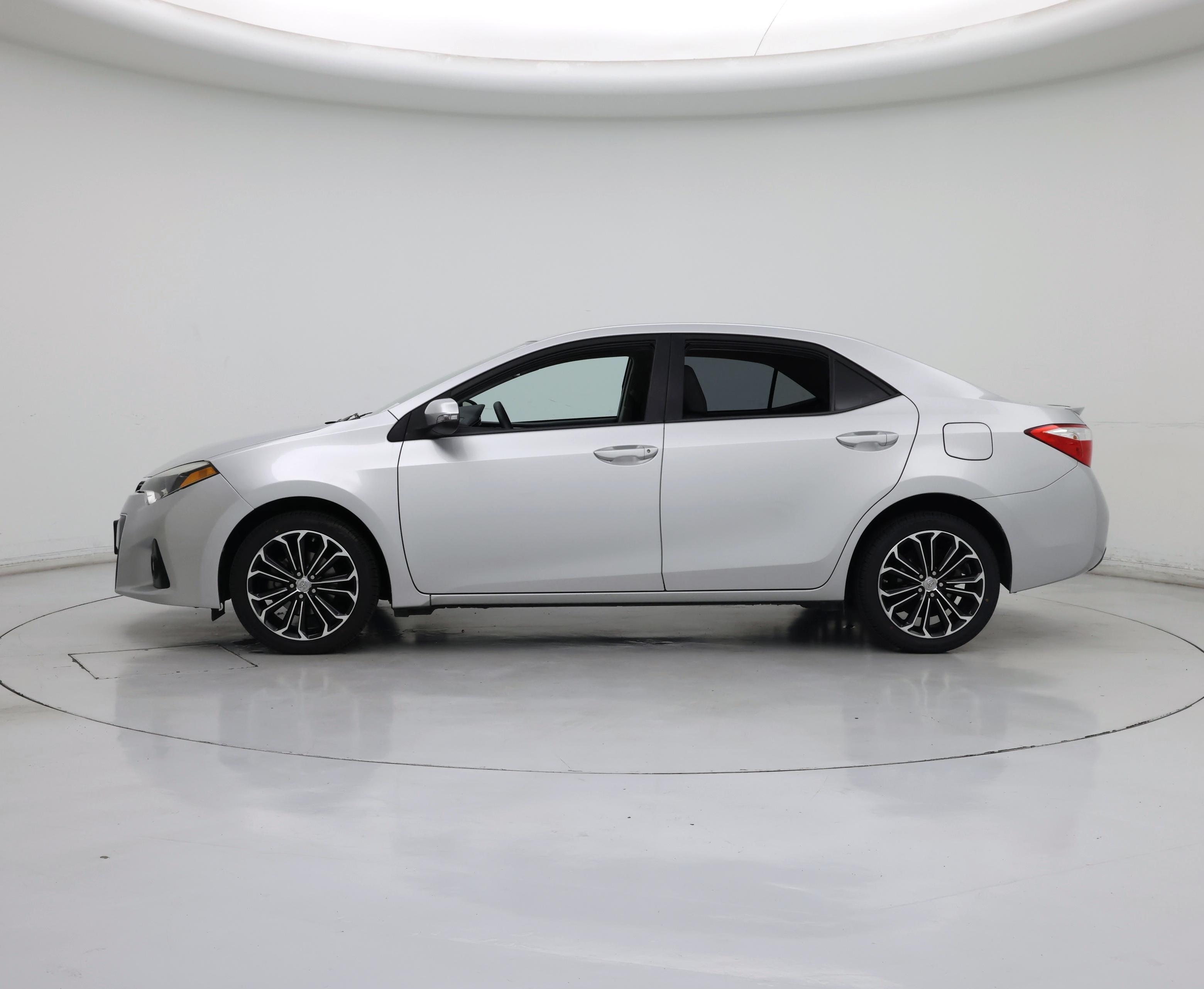 Thumbnail: 2015 Toyota Corolla - 3