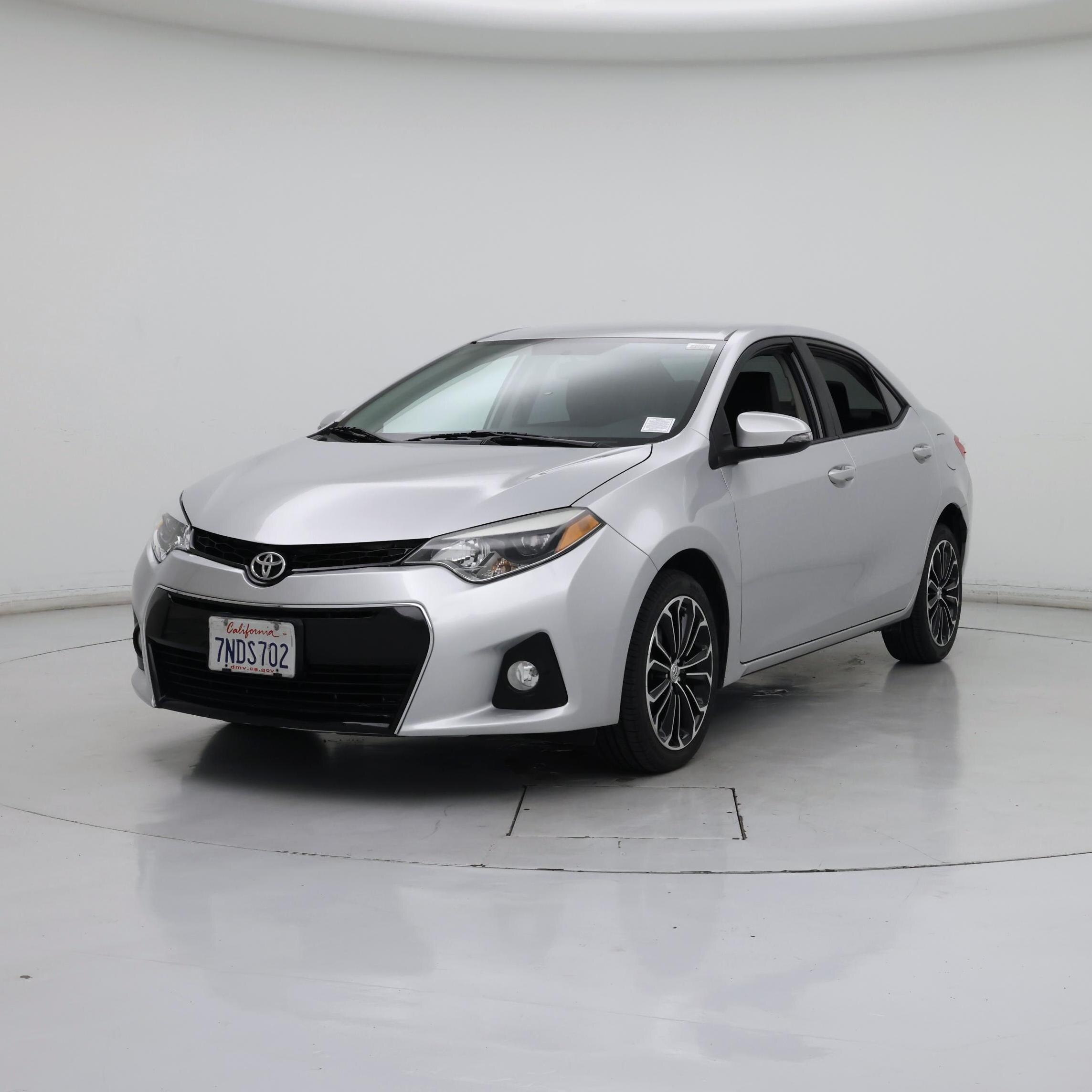 Thumbnail: 2015 Toyota Corolla - 4
