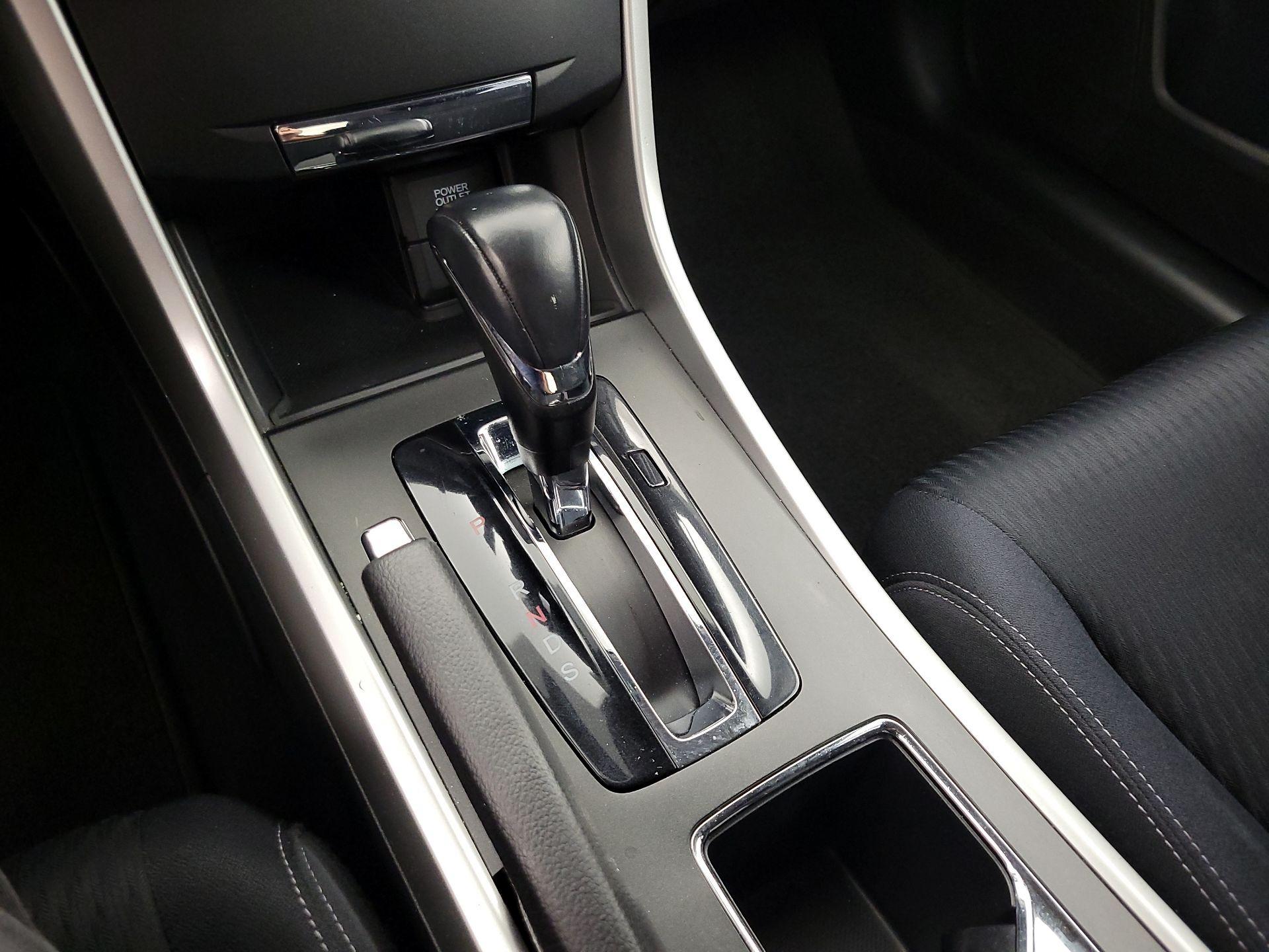 Thumbnail: 2015 Honda Accord - 17
