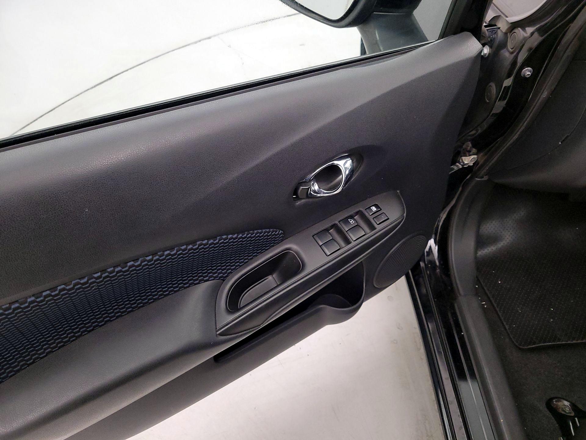 Thumbnail: 2015 Nissan Versa Note - 12