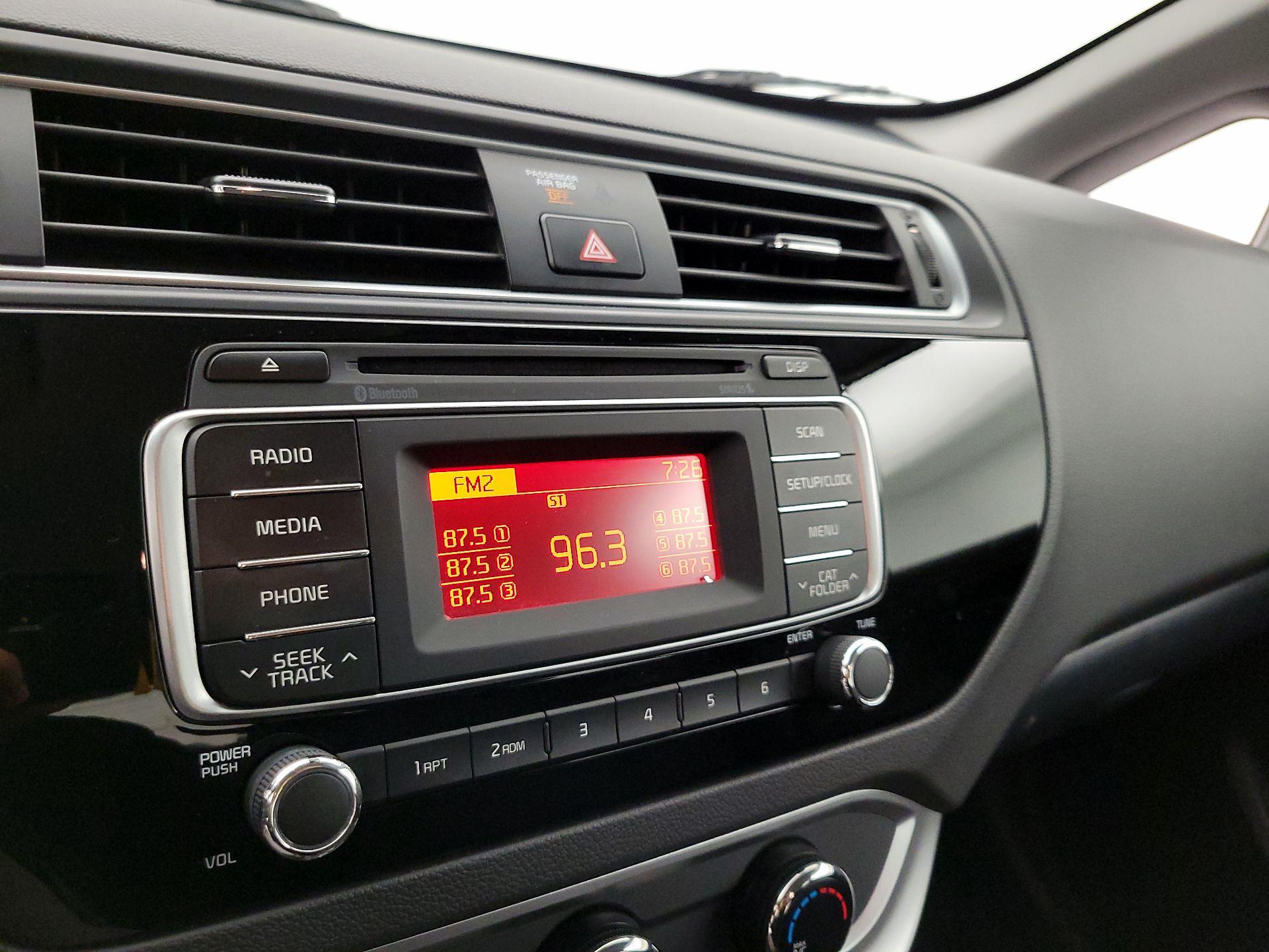 Thumbnail: 2017 Kia Rio - 14