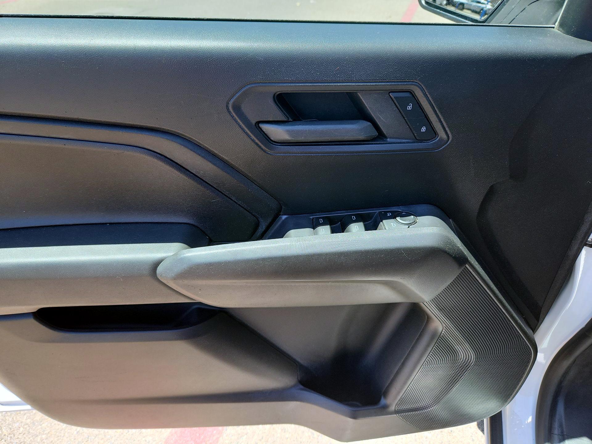 Thumbnail: 2023 Chevrolet Colorado - 10