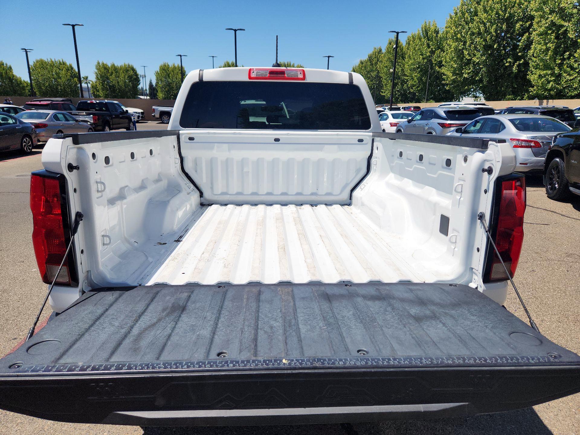 Thumbnail: 2023 Chevrolet Colorado - 18