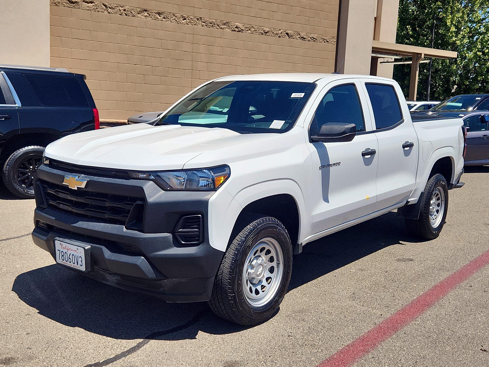 Thumbnail: 2023 Chevrolet Colorado - 3