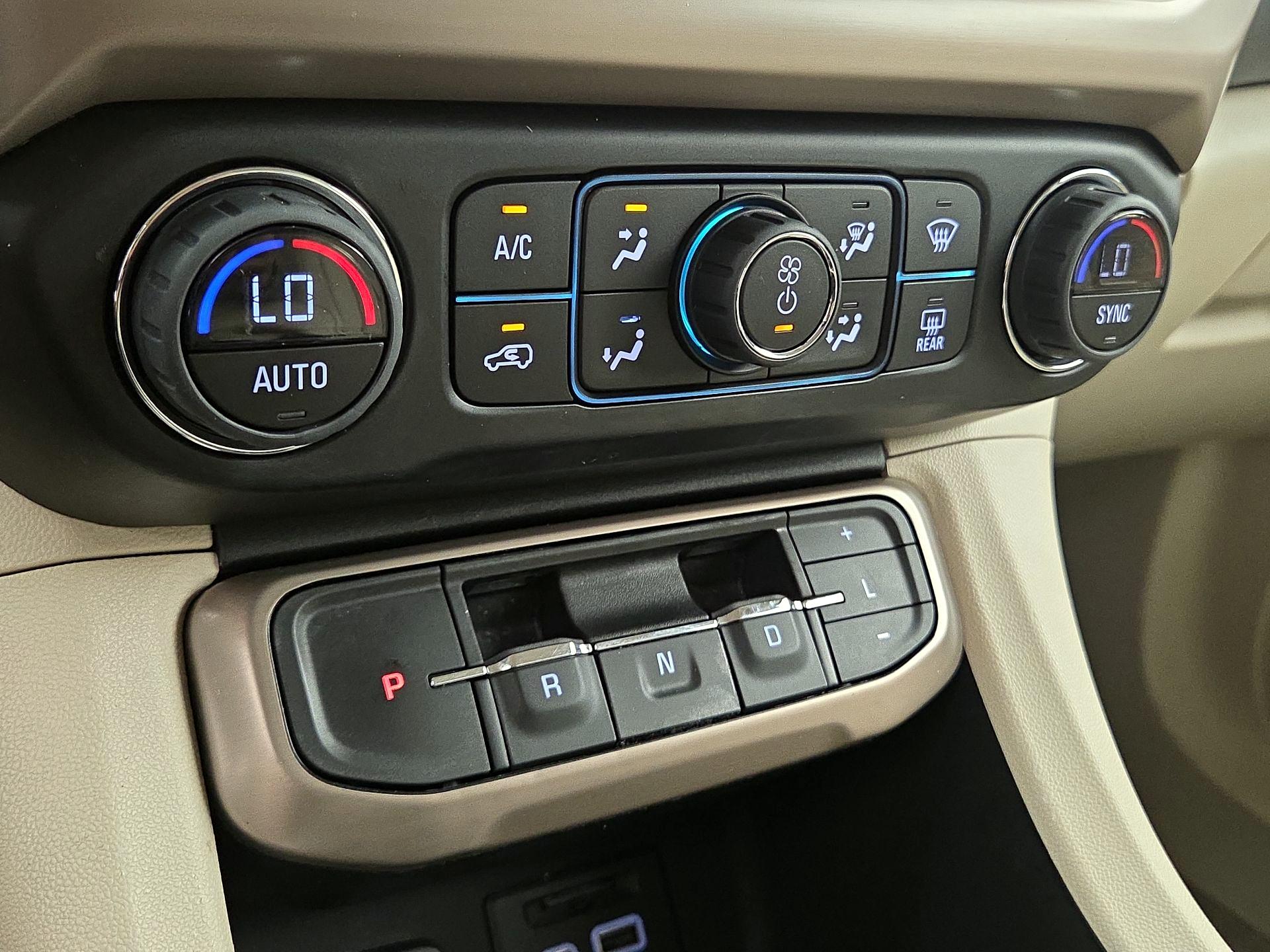 Thumbnail: 2023 GMC Acadia - 16