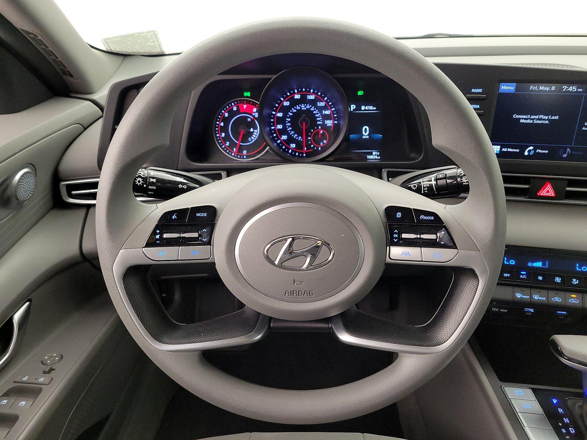 Thumbnail: 2022 Hyundai Elantra - 10