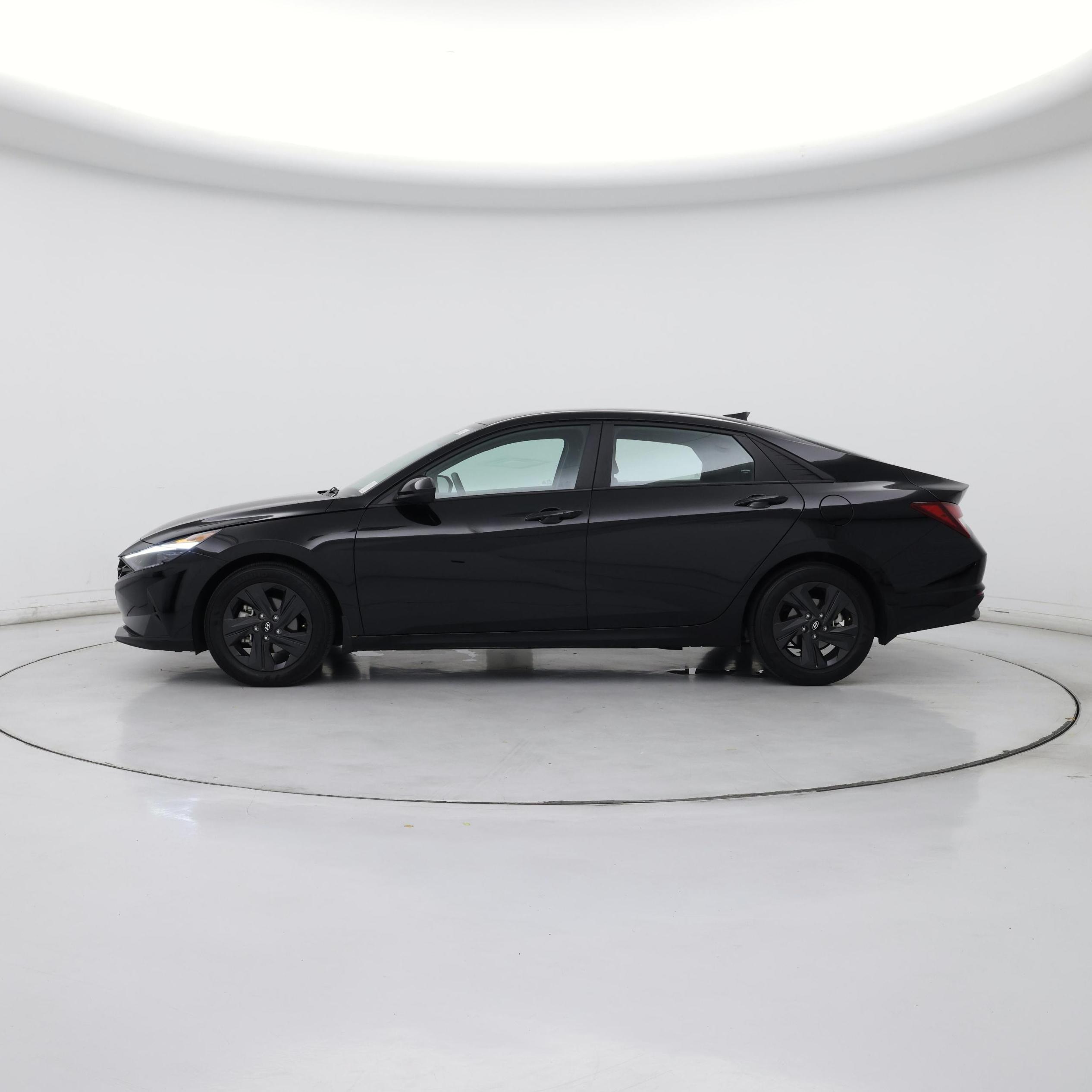 Thumbnail: 2022 Hyundai Elantra - 3