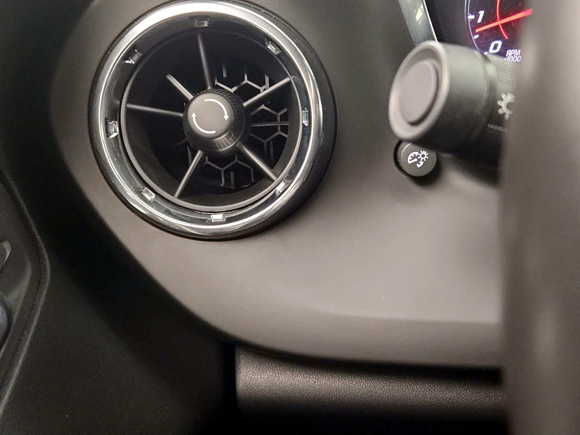 Thumbnail: 2020 Chevrolet Camaro - 13