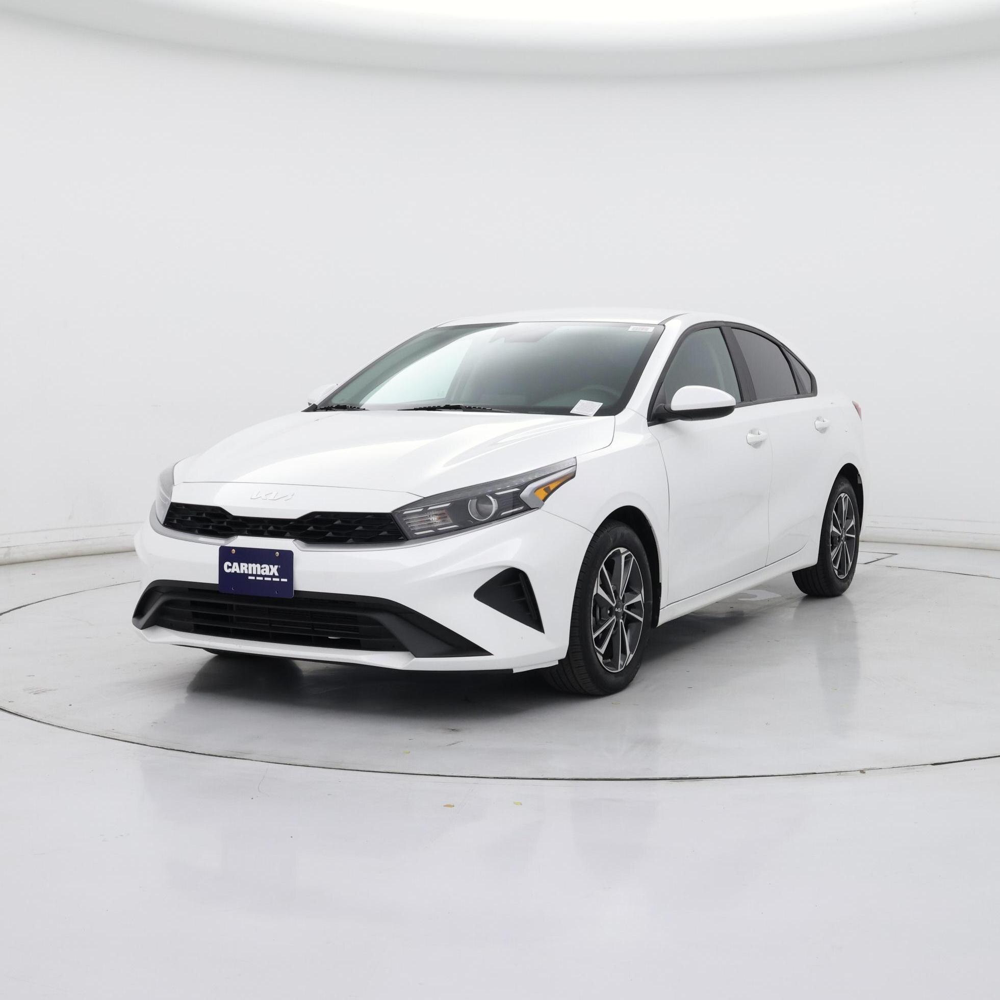 Thumbnail: 2024 Kia Forte - 4