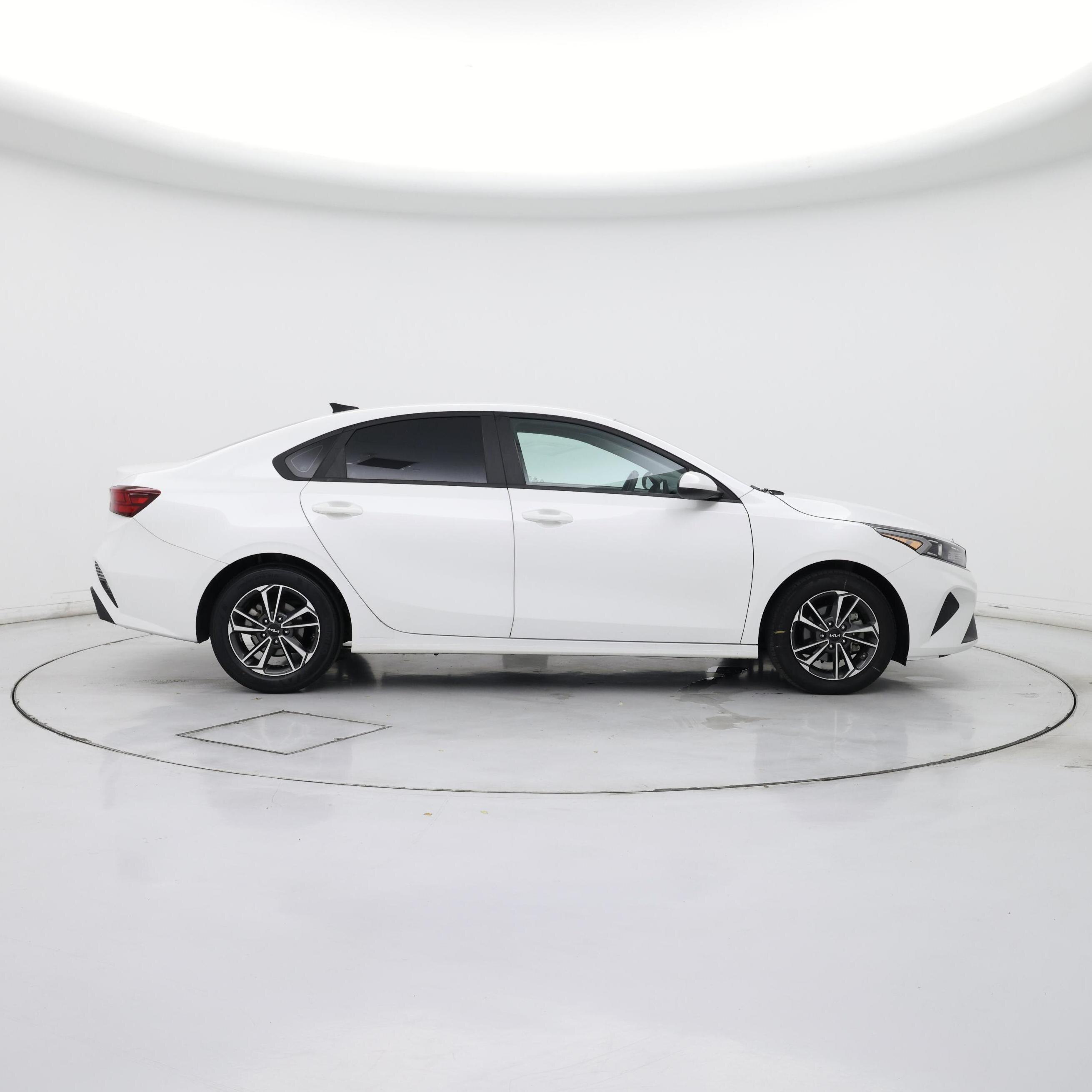 Thumbnail: 2024 Kia Forte - 7