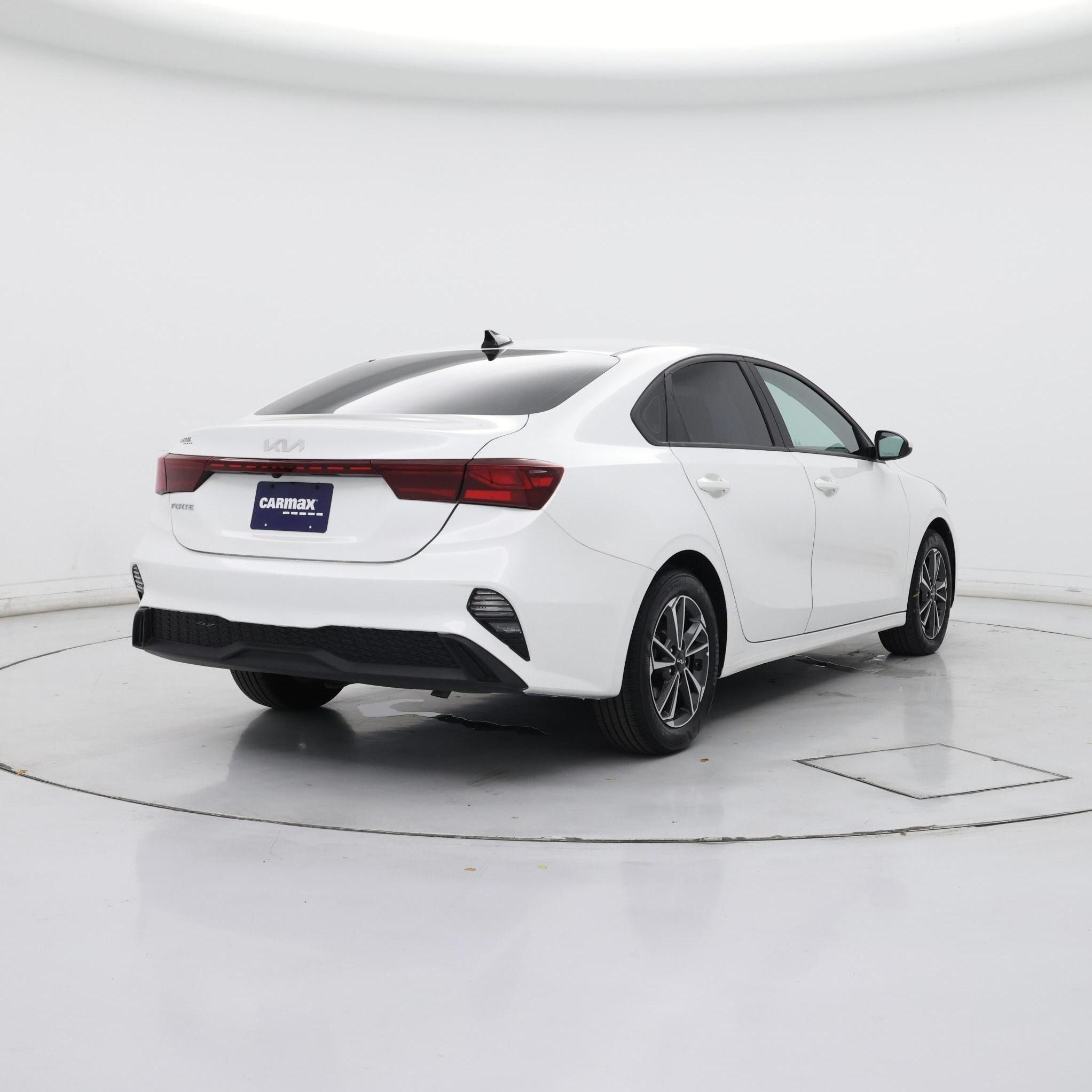 Thumbnail: 2024 Kia Forte - 8