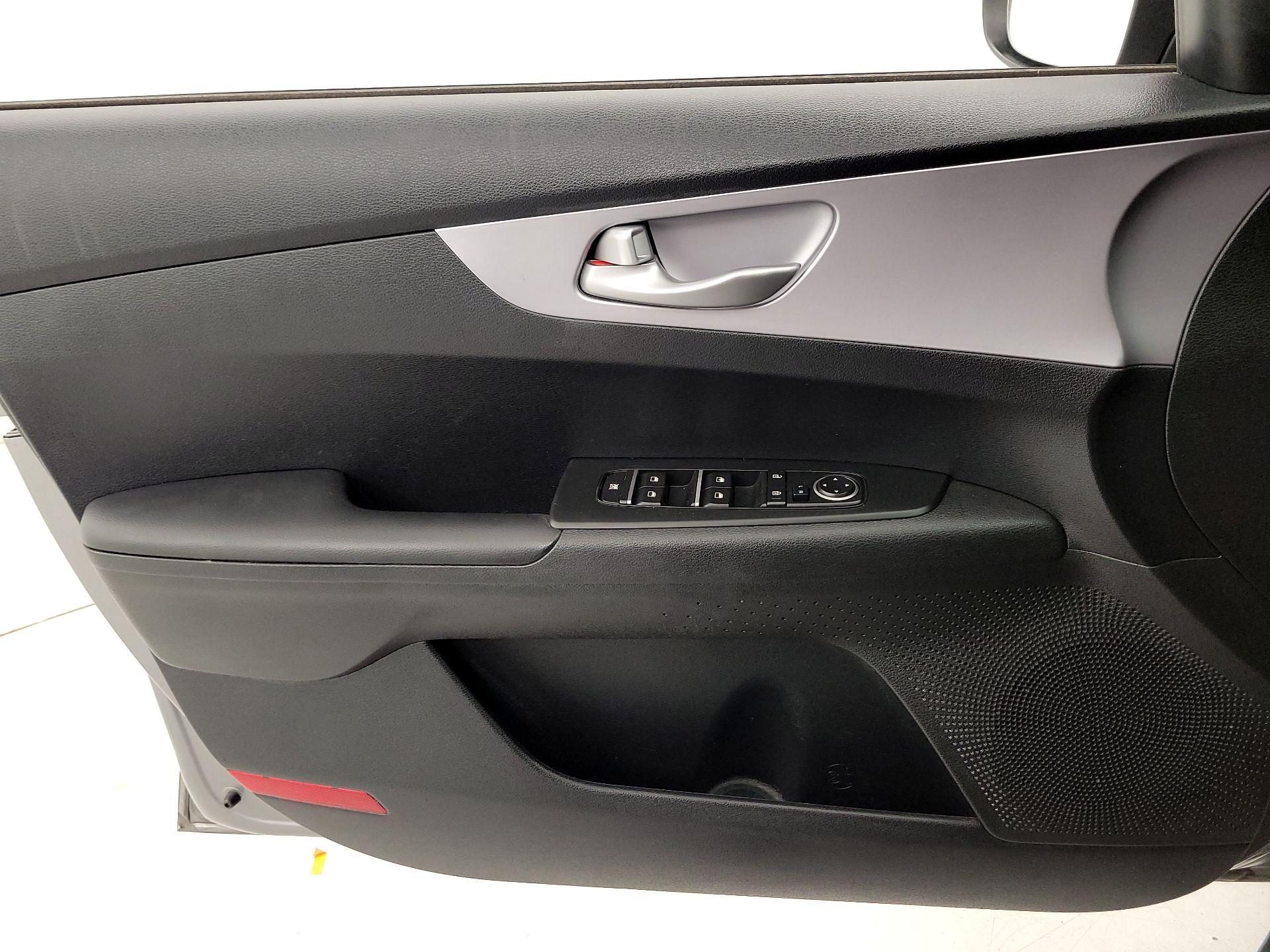 Thumbnail: 2024 Kia Forte - 12
