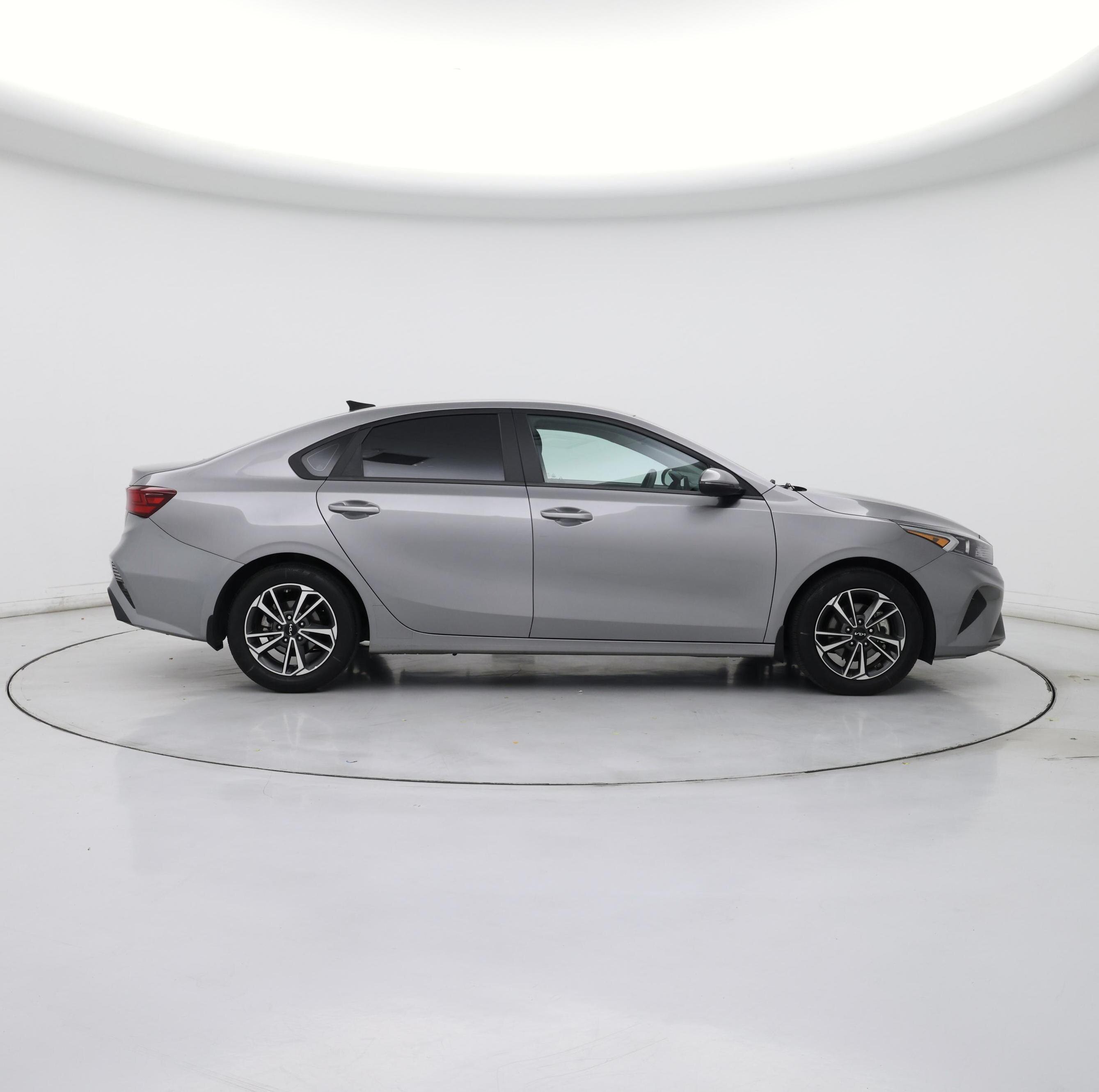 Thumbnail: 2024 Kia Forte - 7