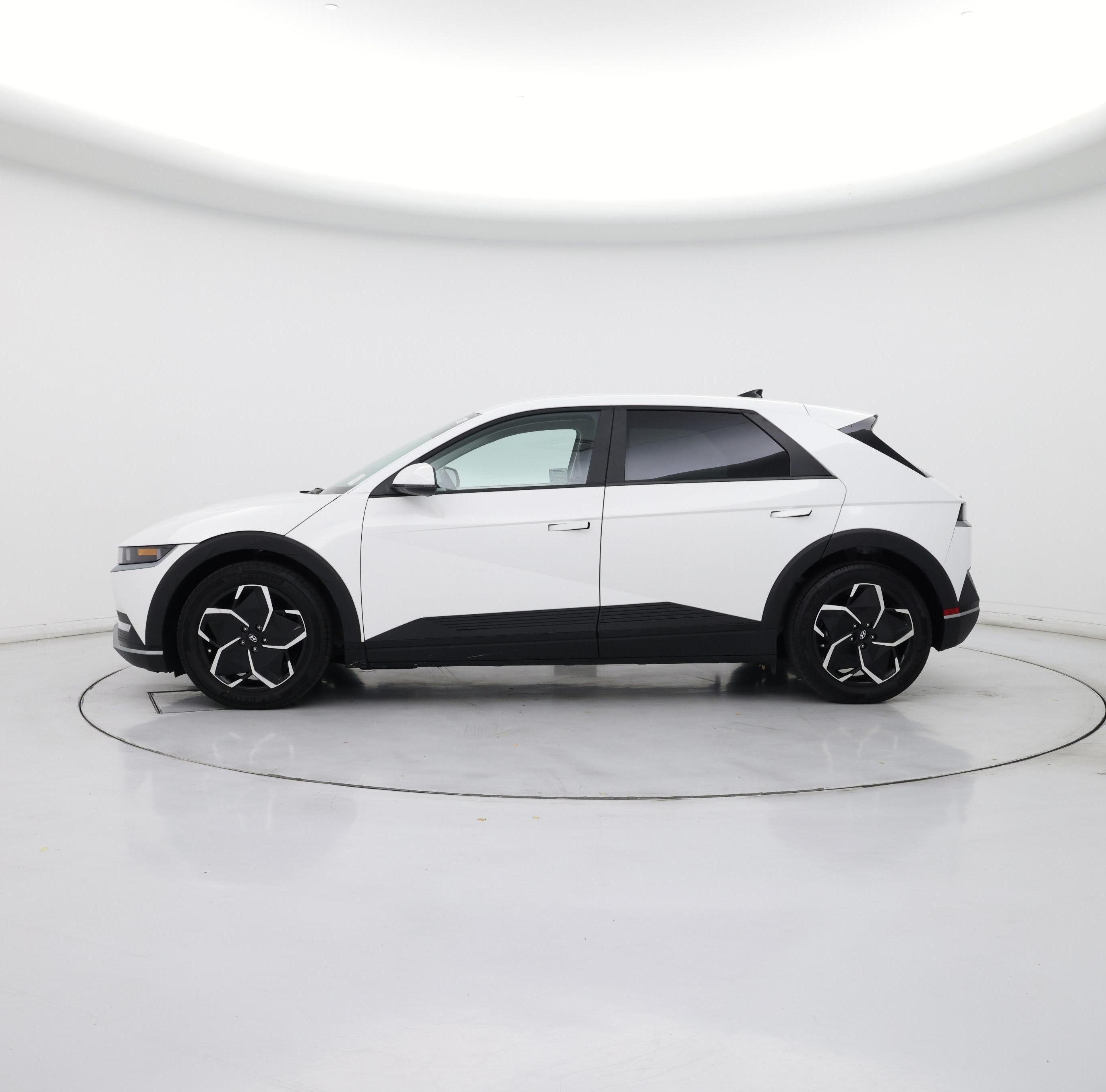 Thumbnail: 2024 Hyundai Ioniq 5 - 3