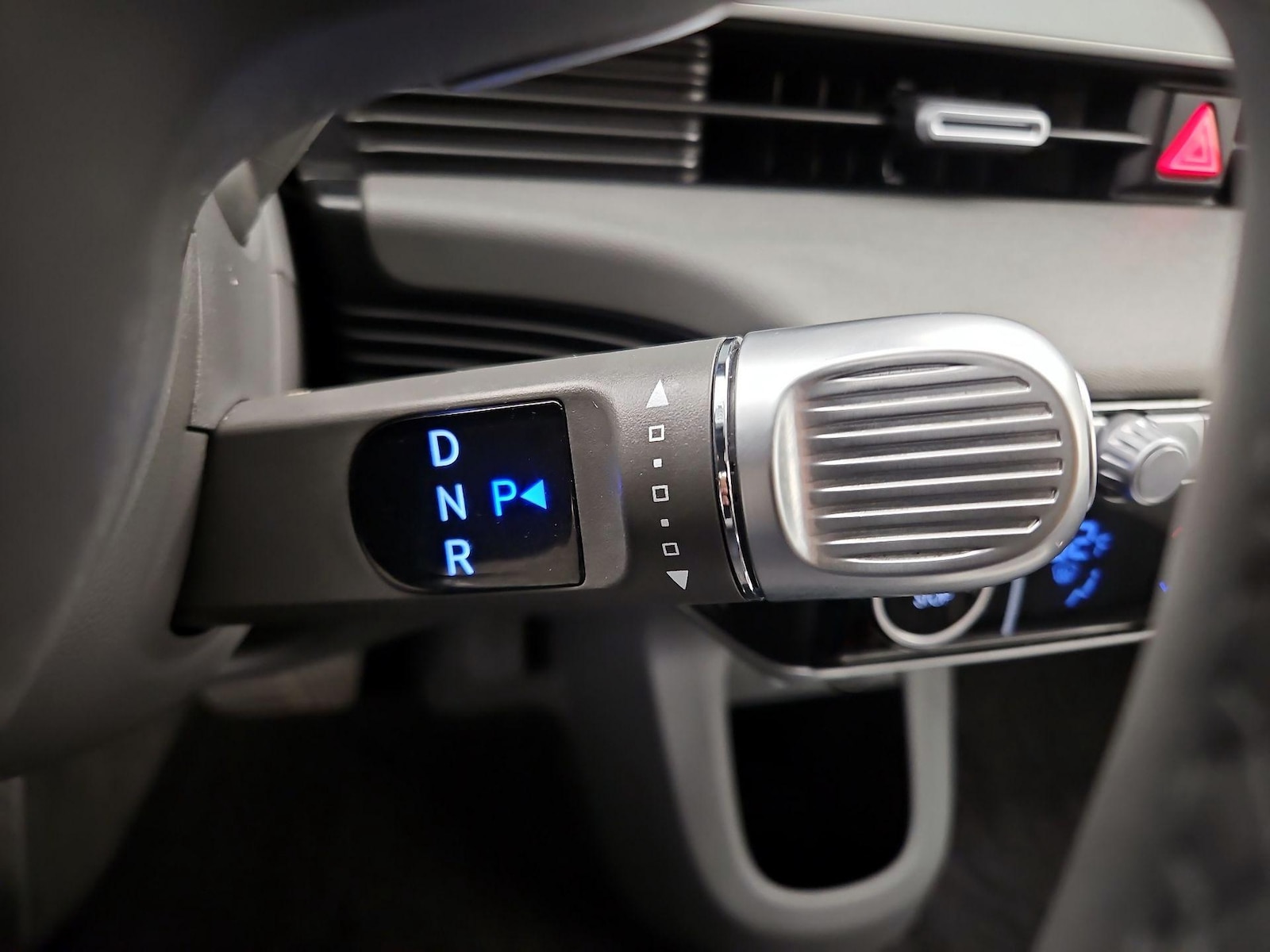 2024 Hyundai IONIQ 5 SEL - Photo 18