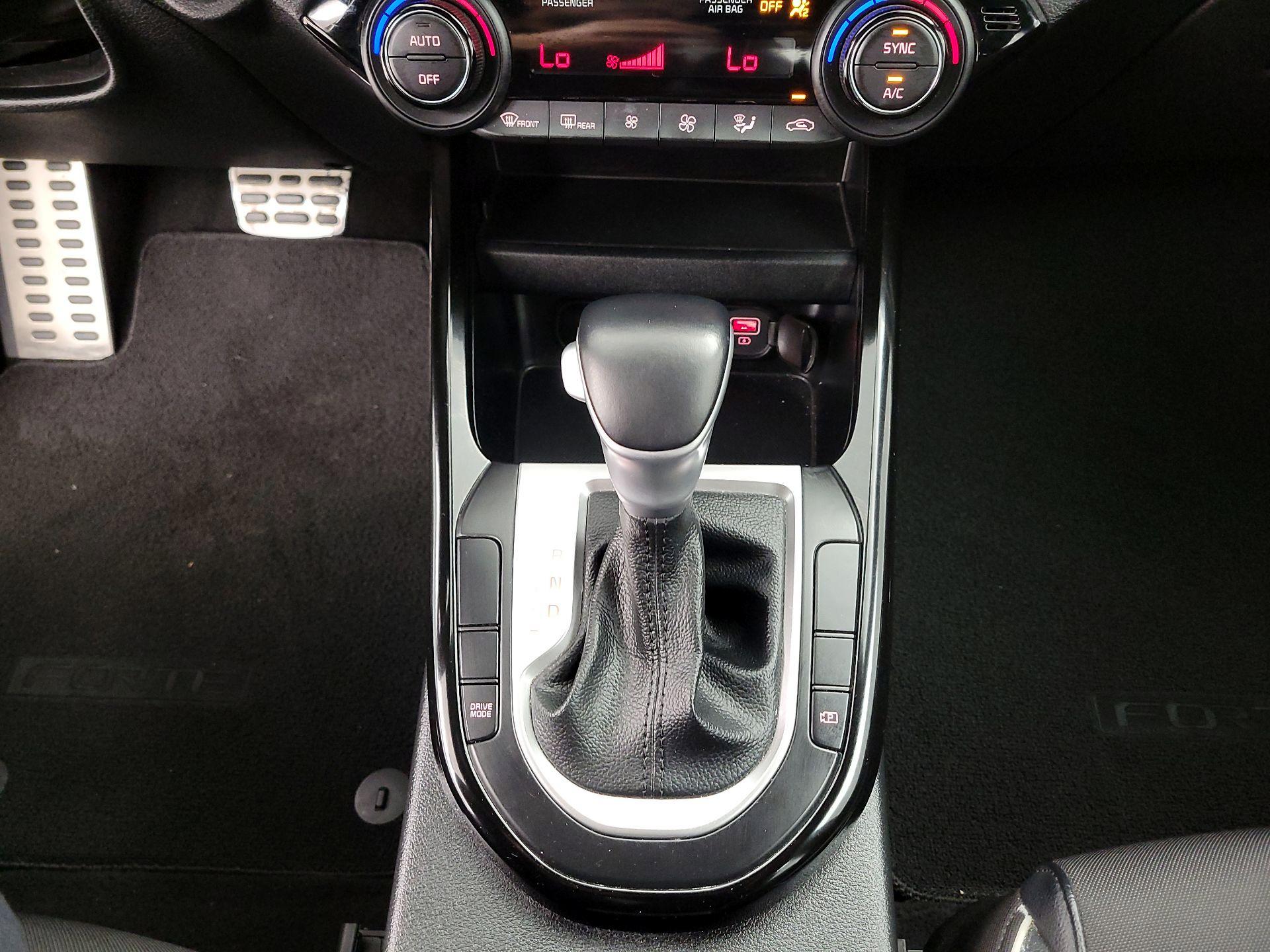 Thumbnail: 2023 Kia Forte - 18