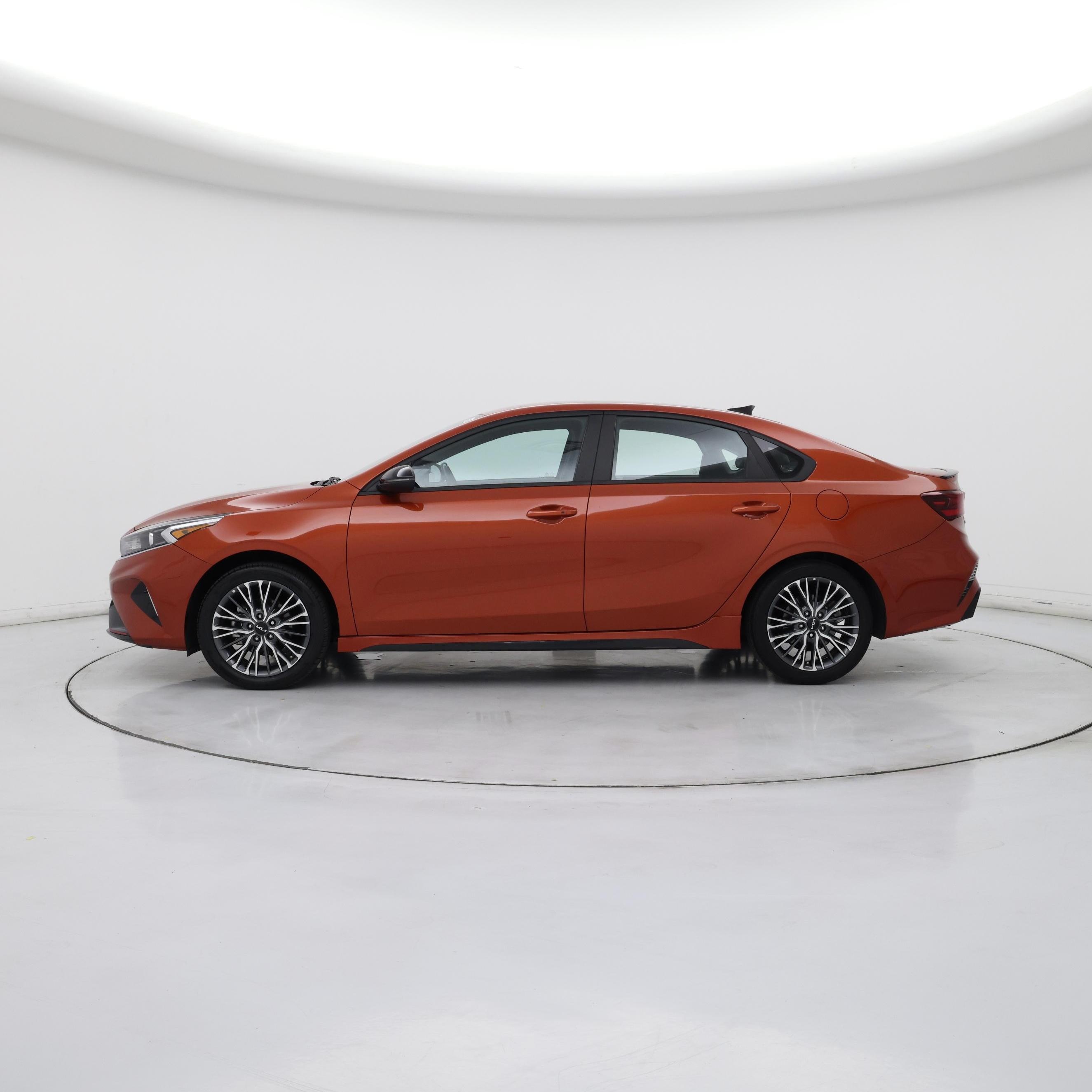 Thumbnail: 2023 Kia Forte - 3