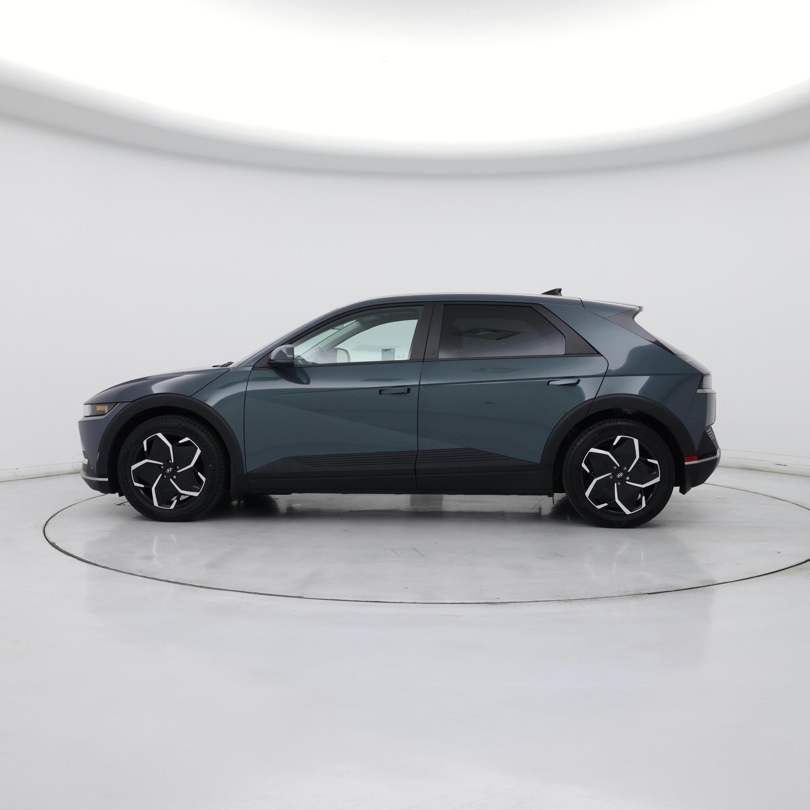 Thumbnail: 2024 Hyundai Ioniq 5 - 3