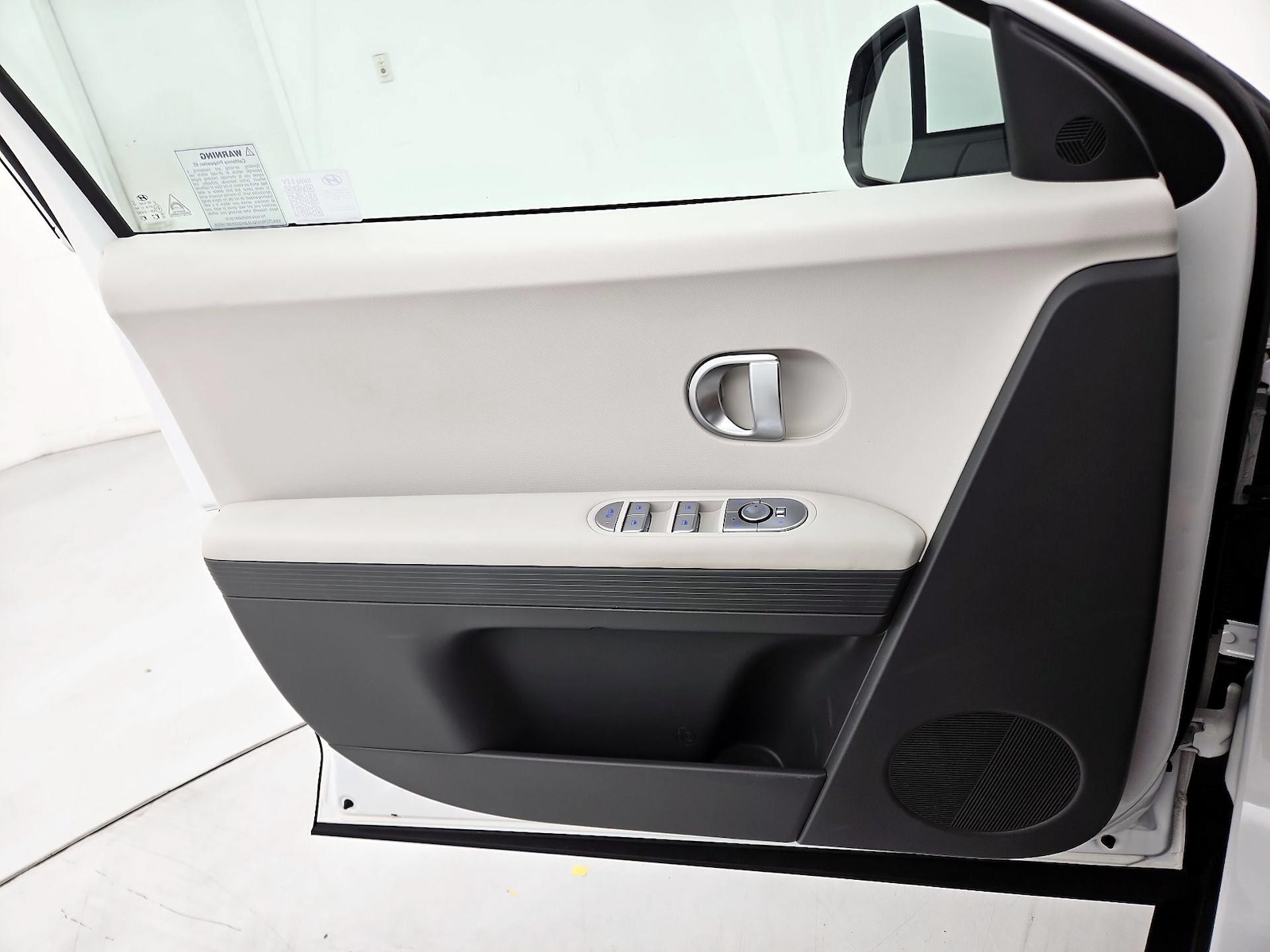 2024 Hyundai IONIQ 5 SE - Photo 13