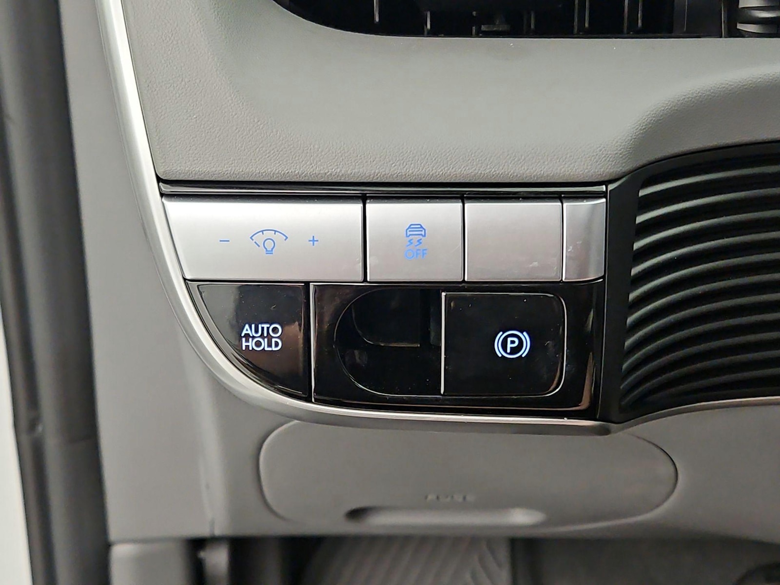 2024 Hyundai IONIQ 5 SE - Photo 14
