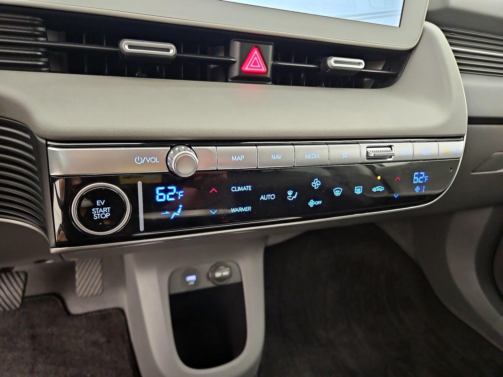 2024 Hyundai IONIQ 5 SE - Photo 18