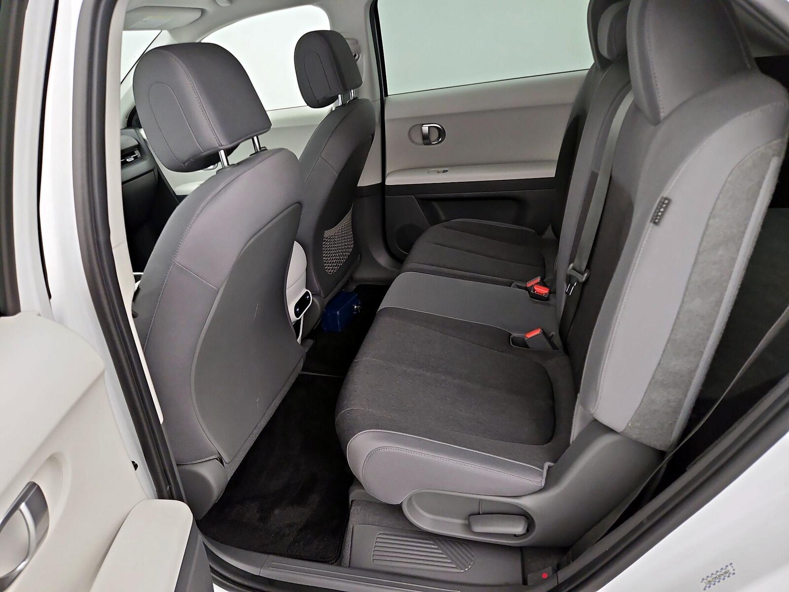 2024 Hyundai IONIQ 5 SE - Photo 21