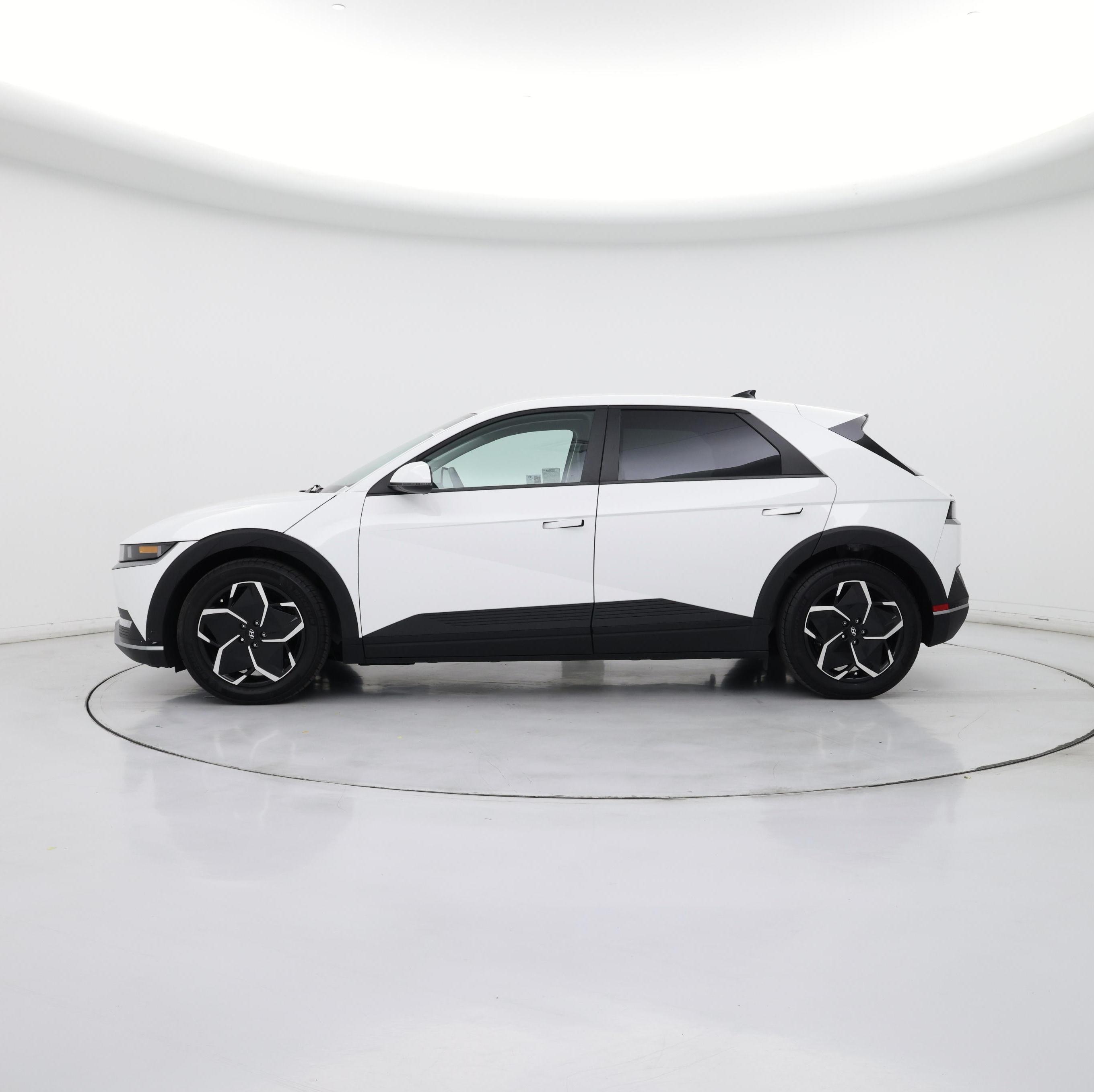 Thumbnail: 2024 Hyundai Ioniq 5 - 3