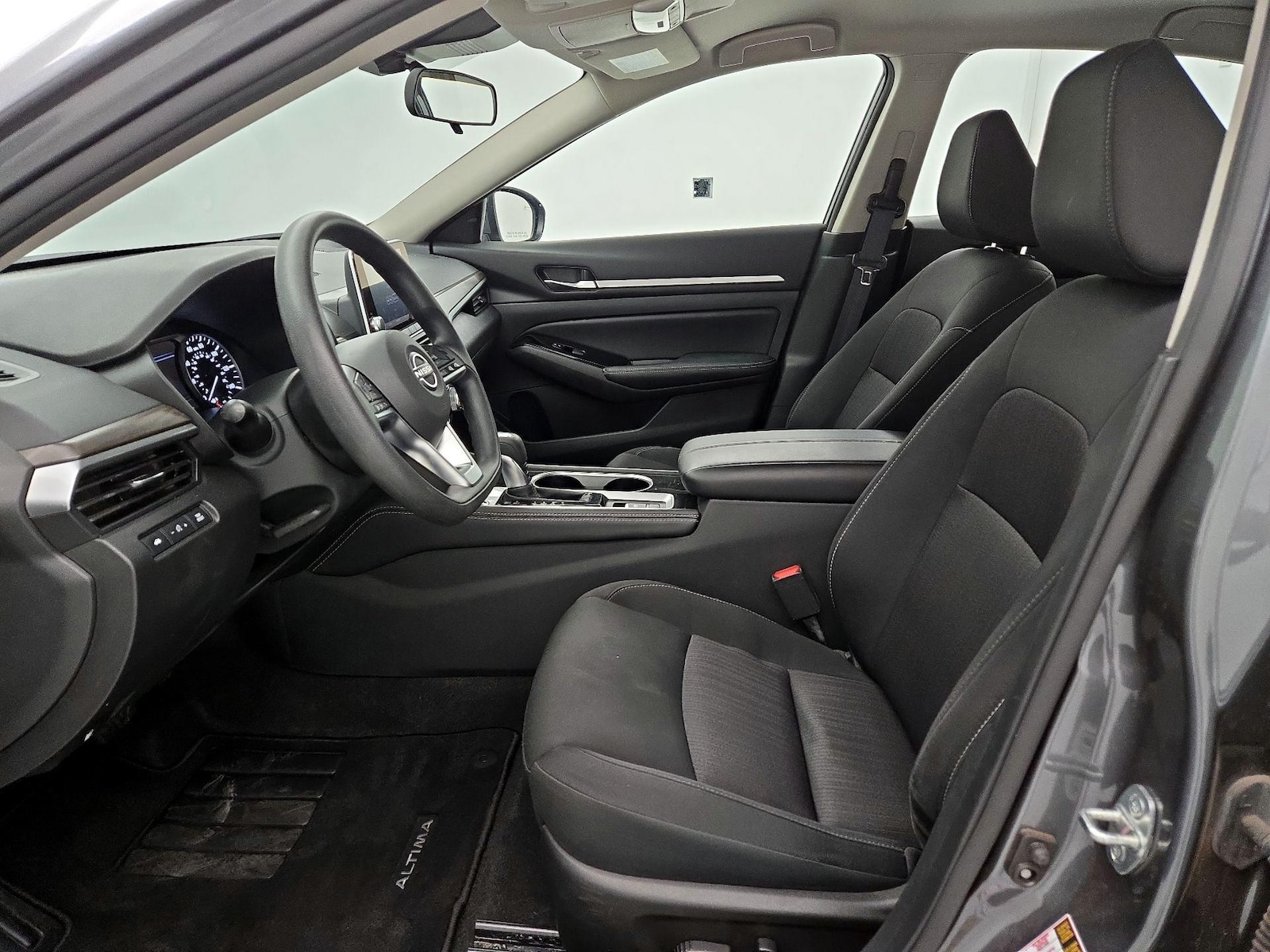 2023 Nissan Altima SV - Photo 10