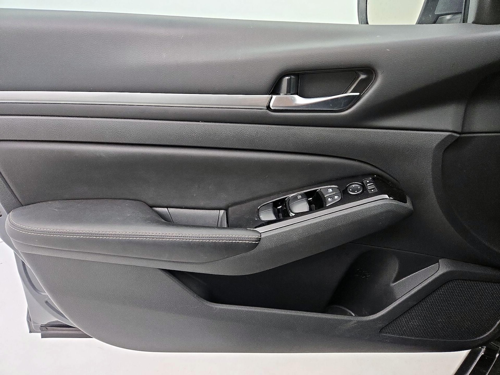 2023 Nissan Altima SV - Photo 11