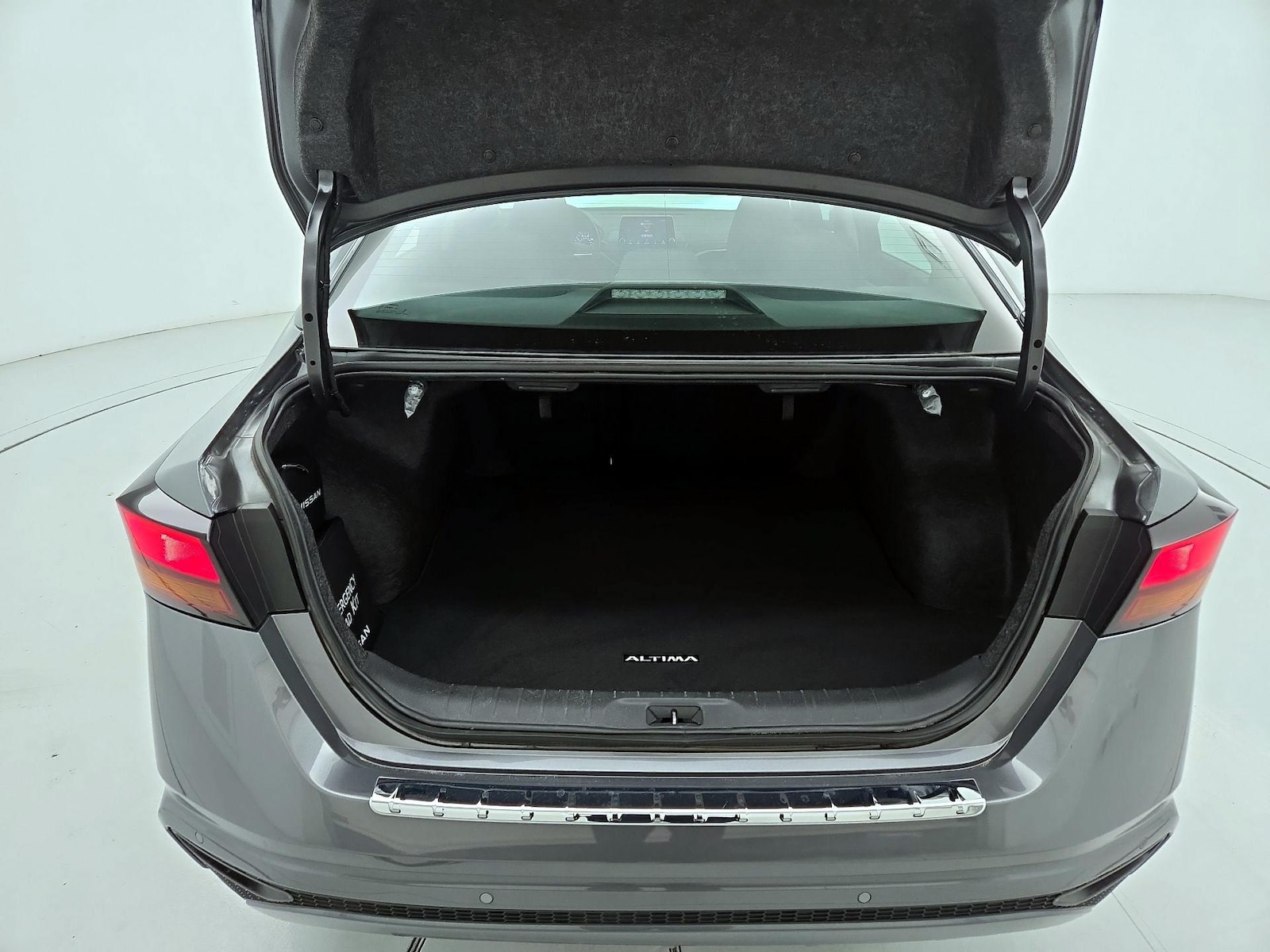 2023 Nissan Altima SV - Photo 19