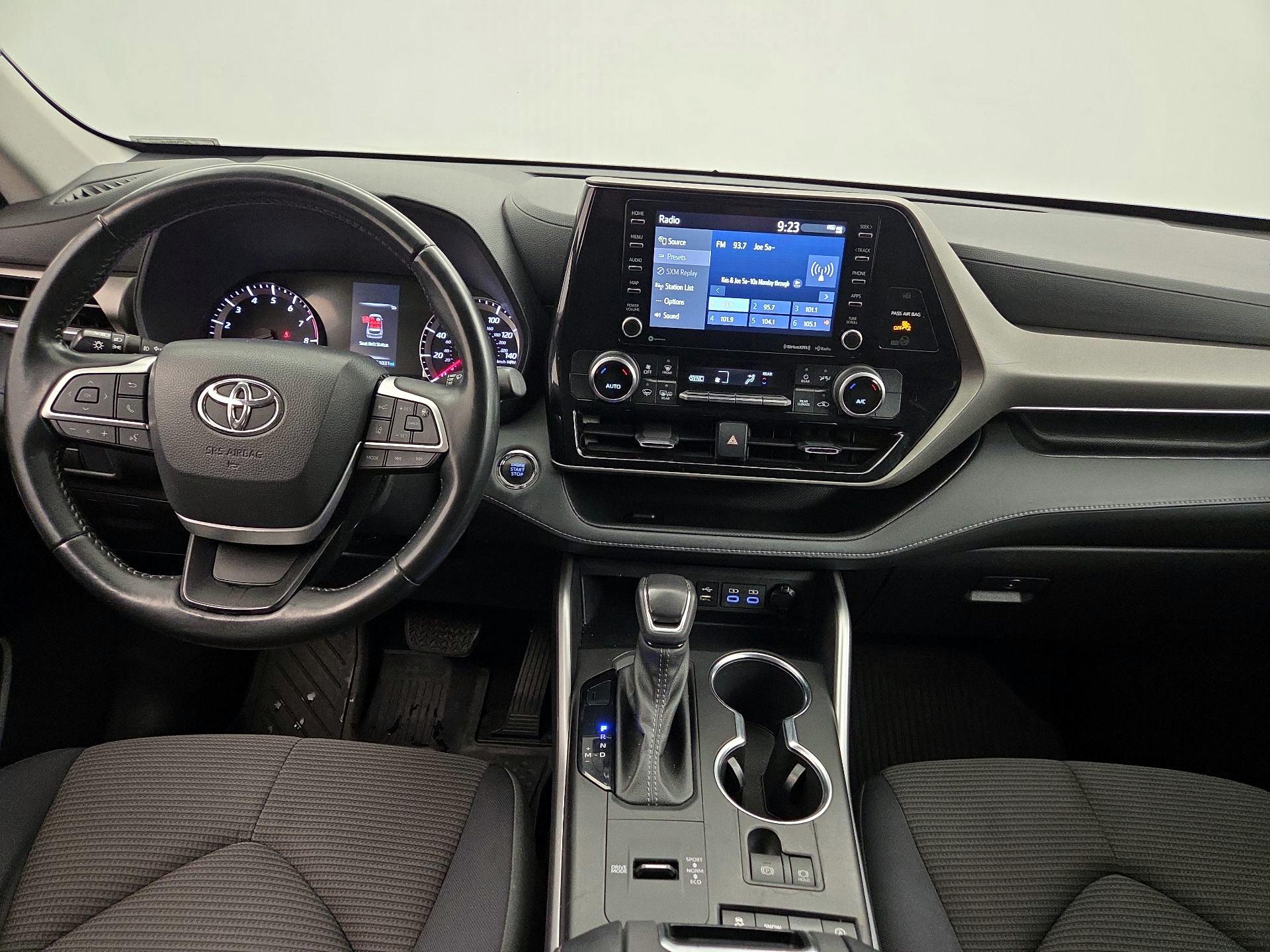 Thumbnail: 2022 Toyota Highlander - 9