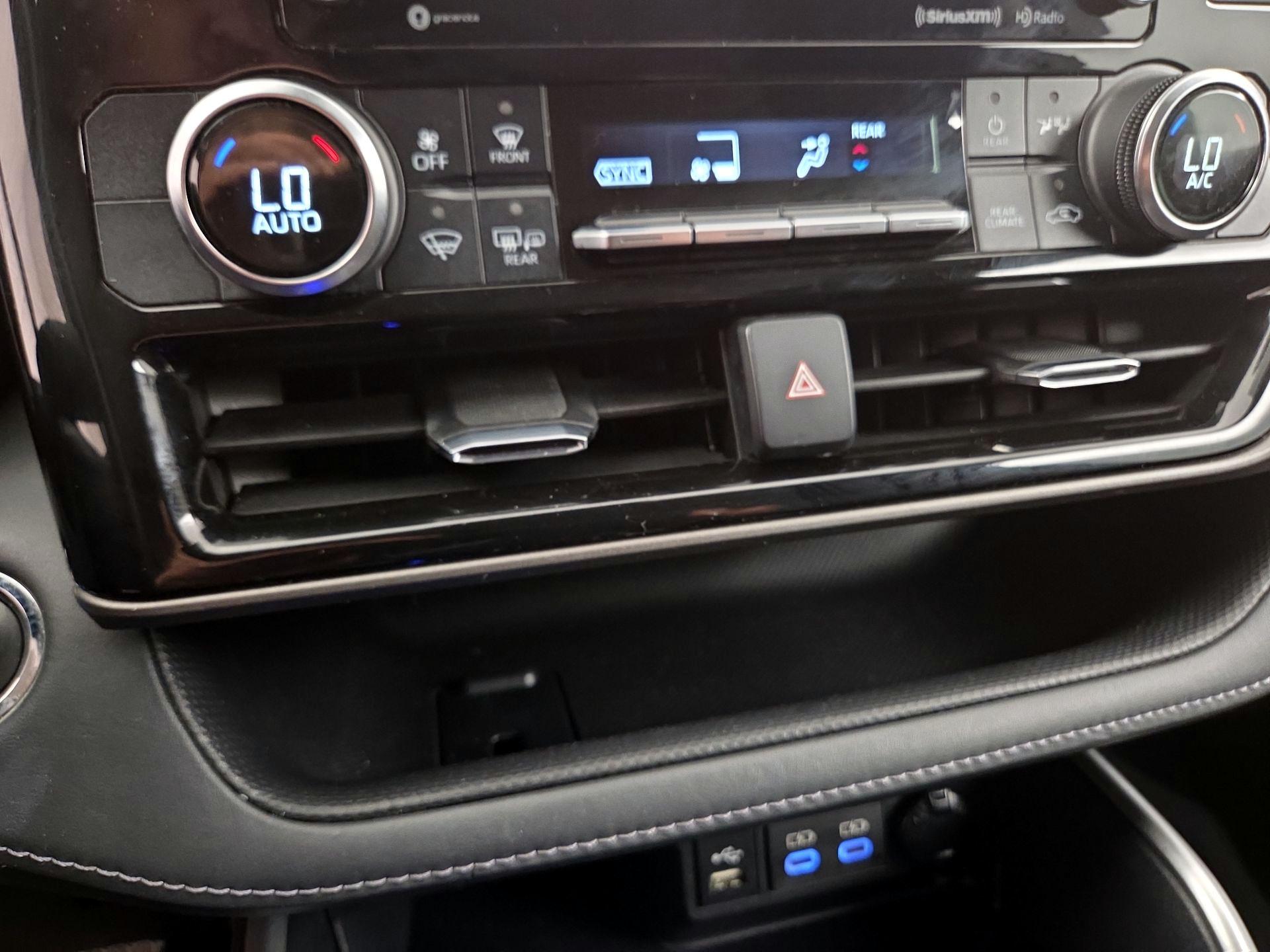 Thumbnail: 2022 Toyota Highlander - 16