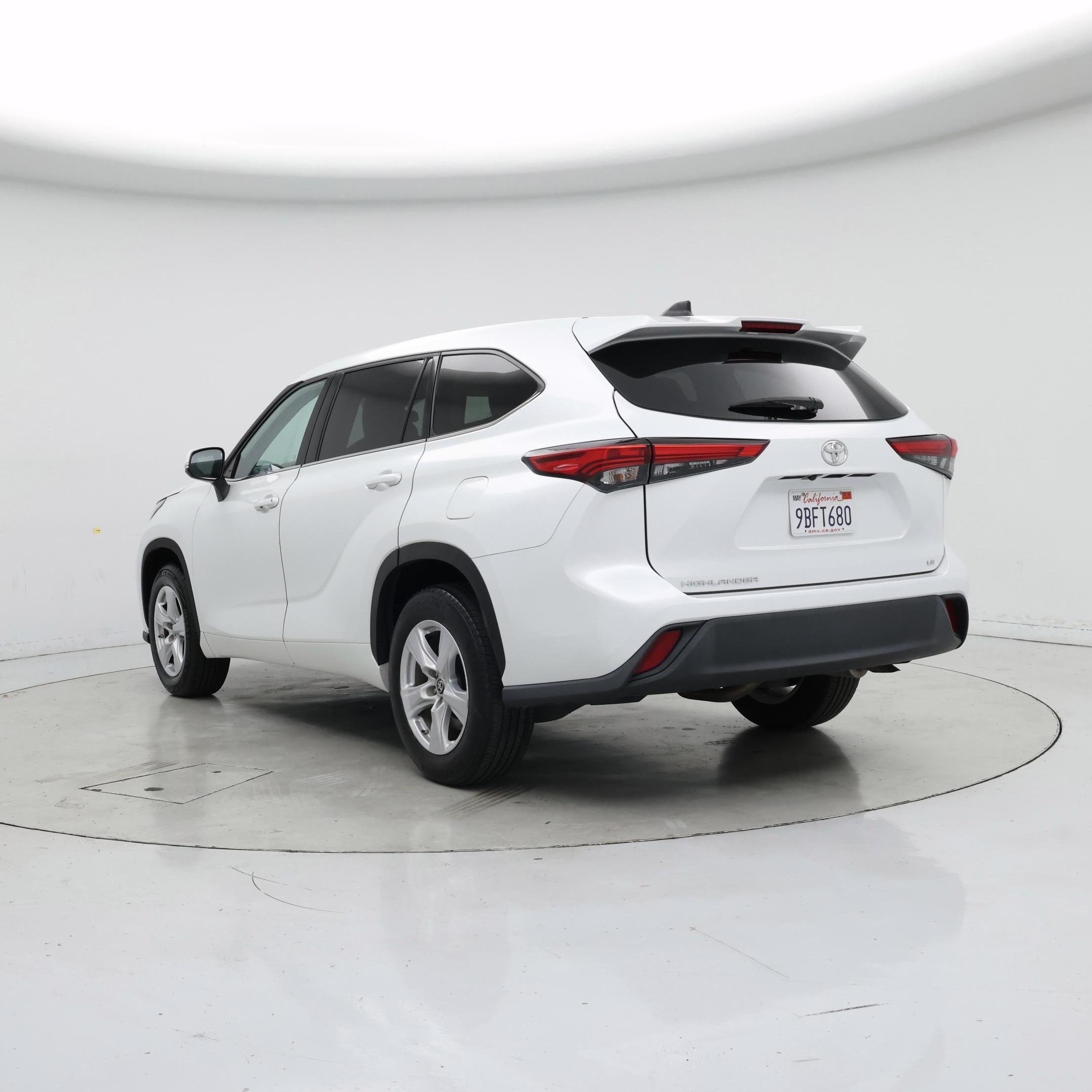 Thumbnail: 2022 Toyota Highlander - 2
