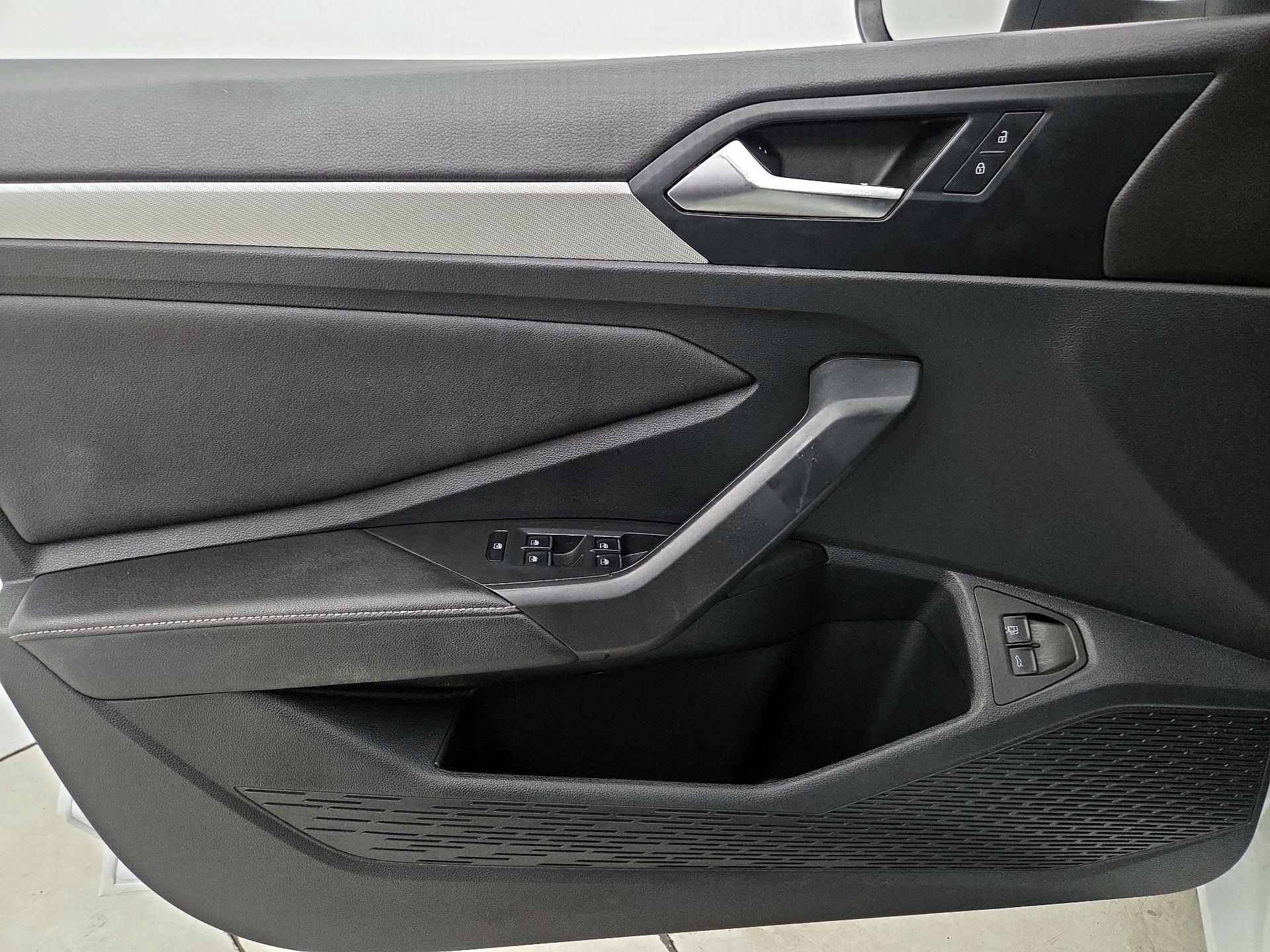 Thumbnail: 2024 Volkswagen Jetta - 12