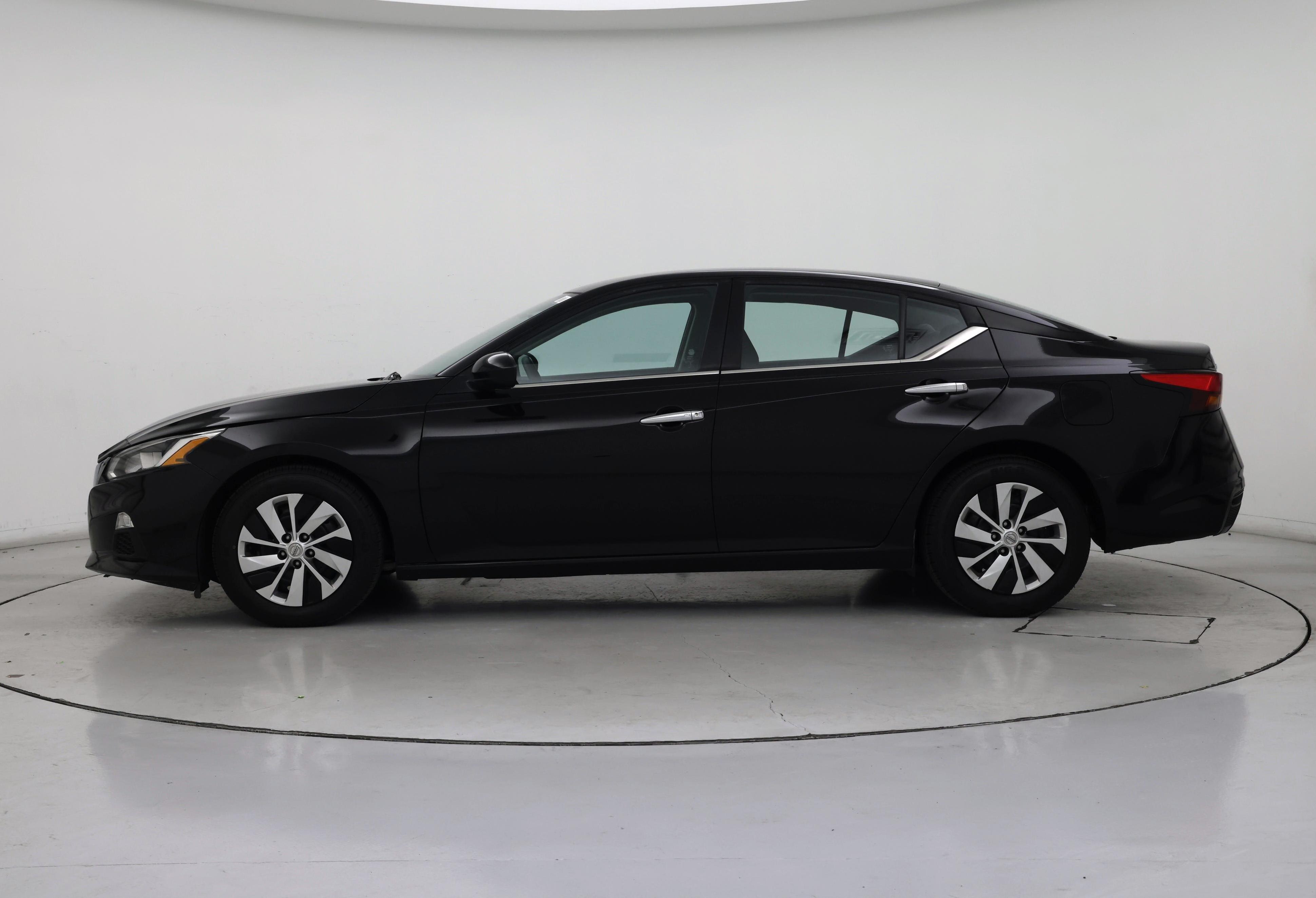 Thumbnail: 2021 Nissan Altima - 3