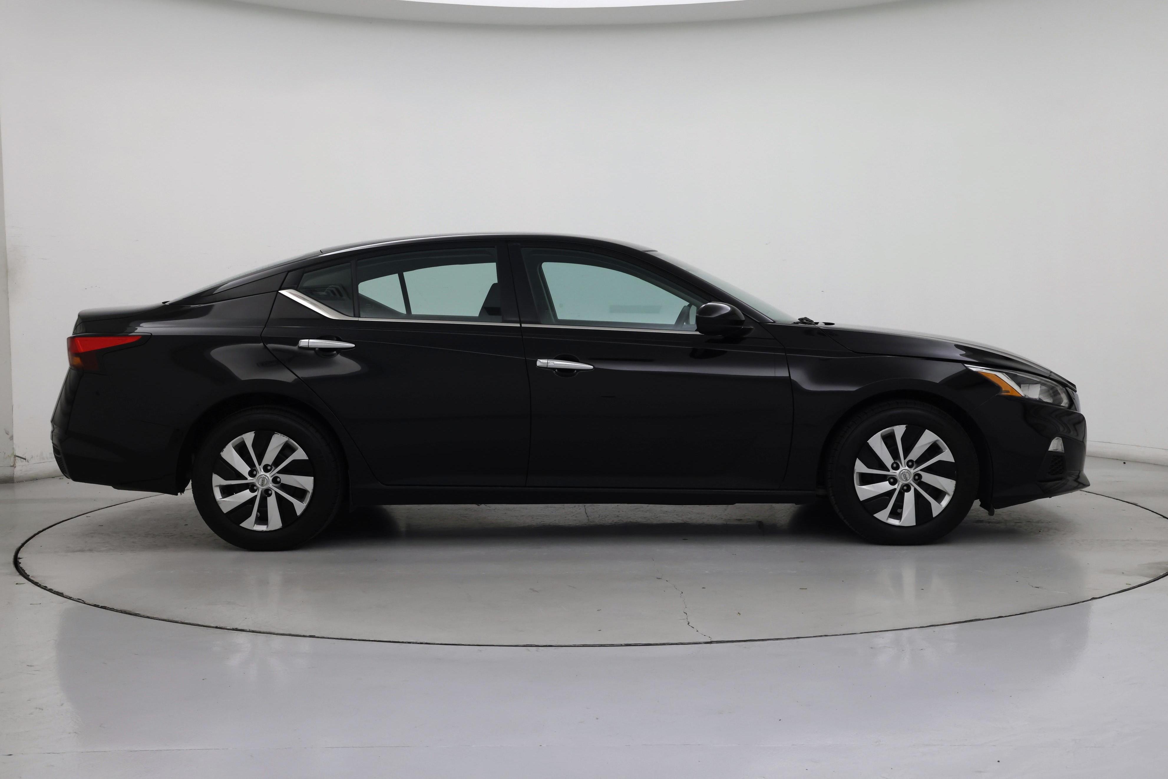 Thumbnail: 2021 Nissan Altima - 7