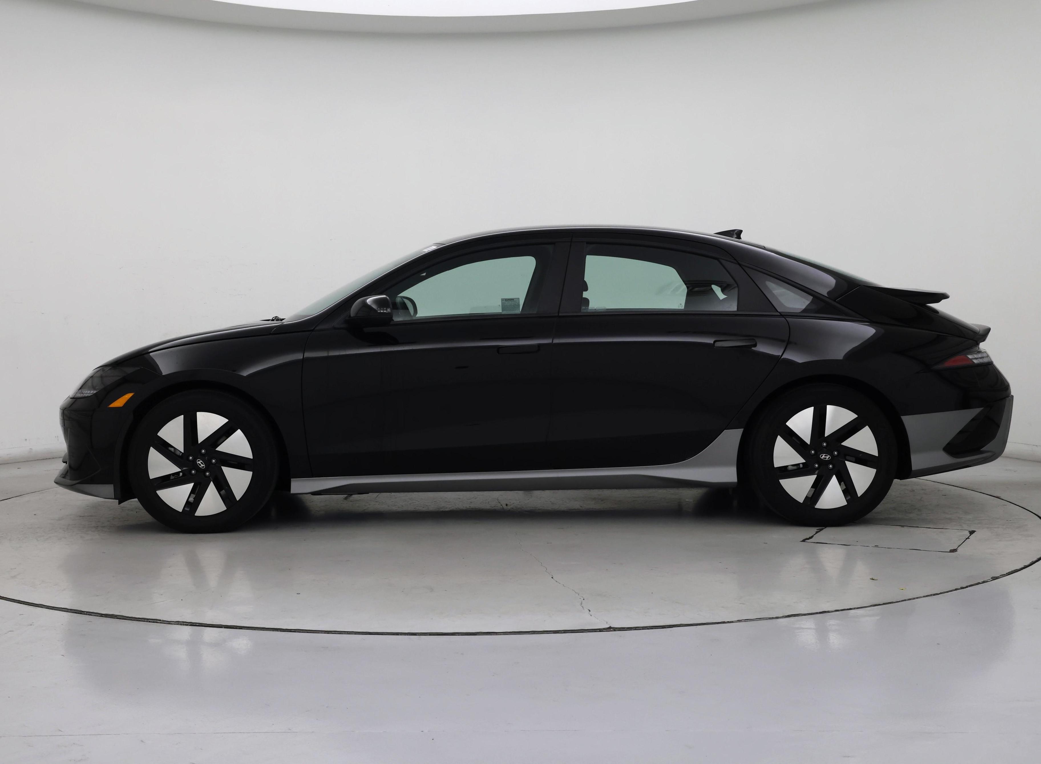 Thumbnail: 2024 Hyundai Ioniq 6 - 3