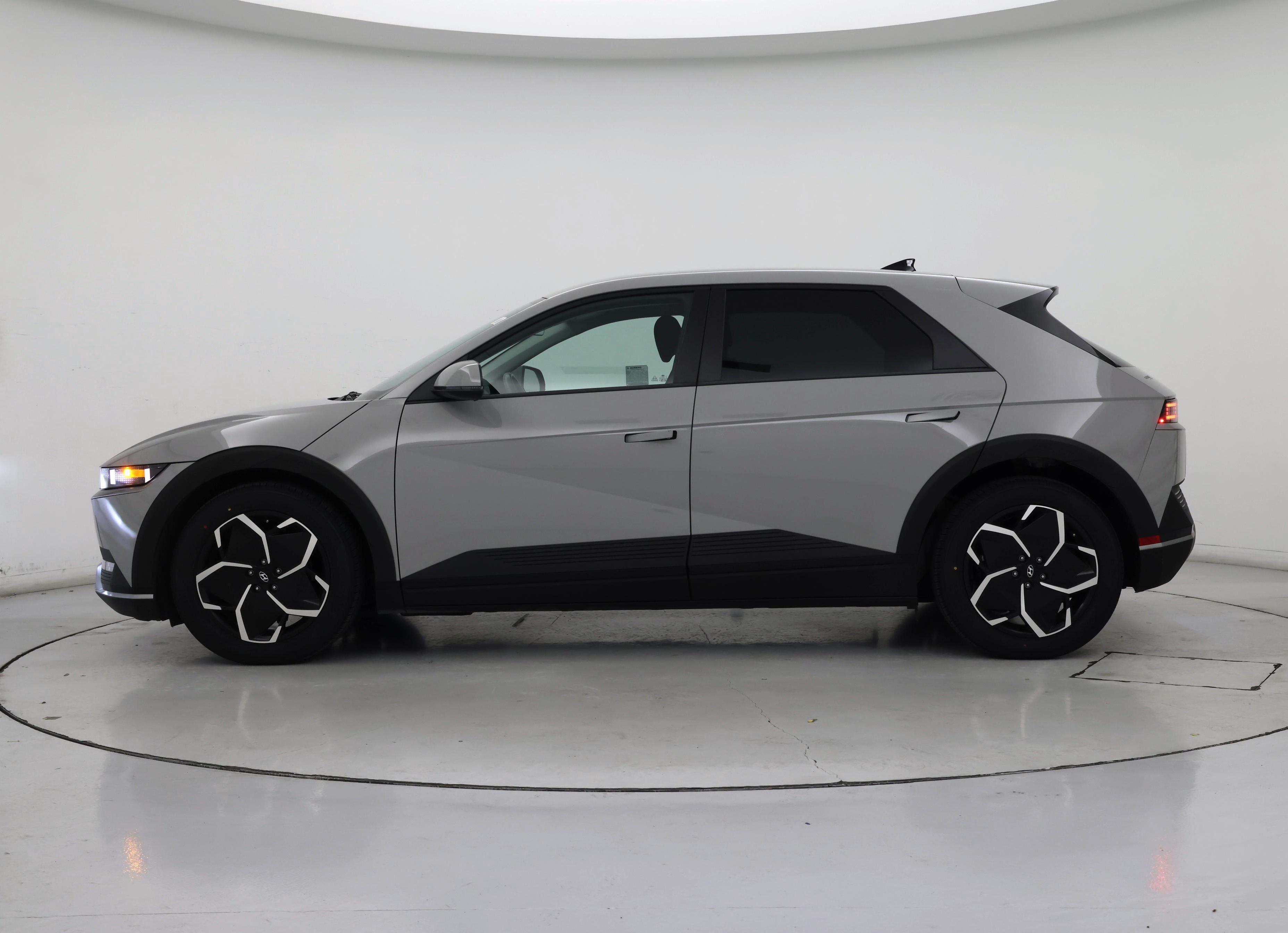 Thumbnail: 2024 Hyundai Ioniq 5 - 3