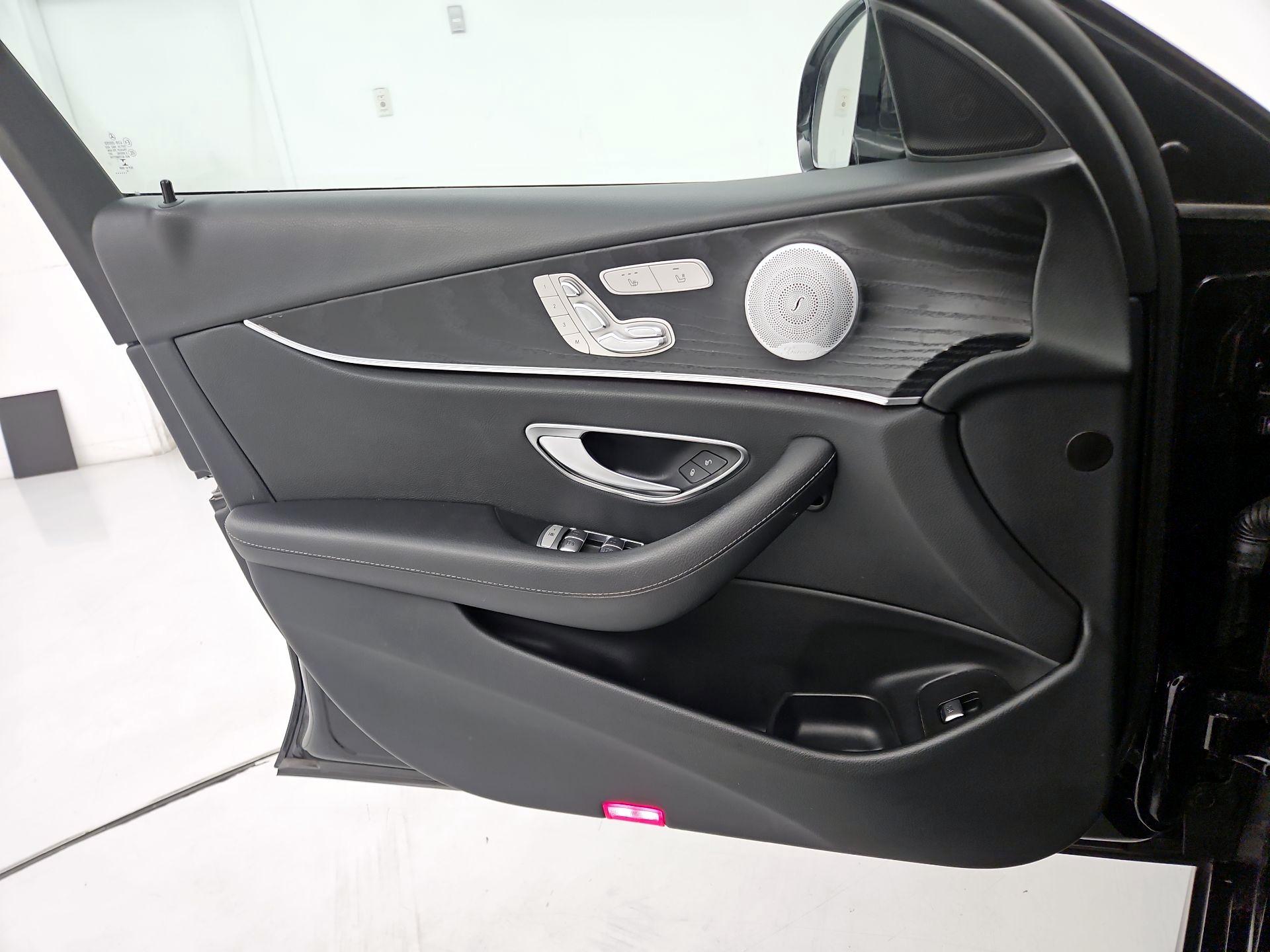 Thumbnail: 2020 Mercedes-Benz E-Class - 12