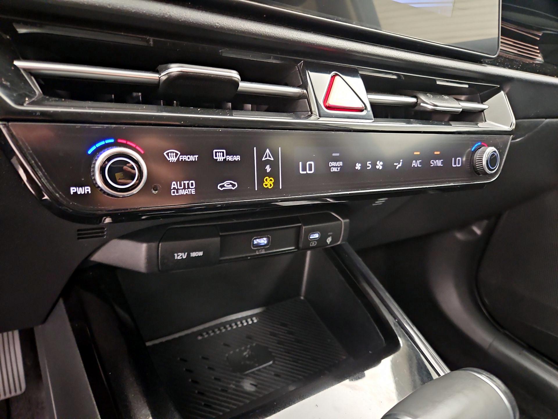 Thumbnail: 2025 Kia Niro - 17