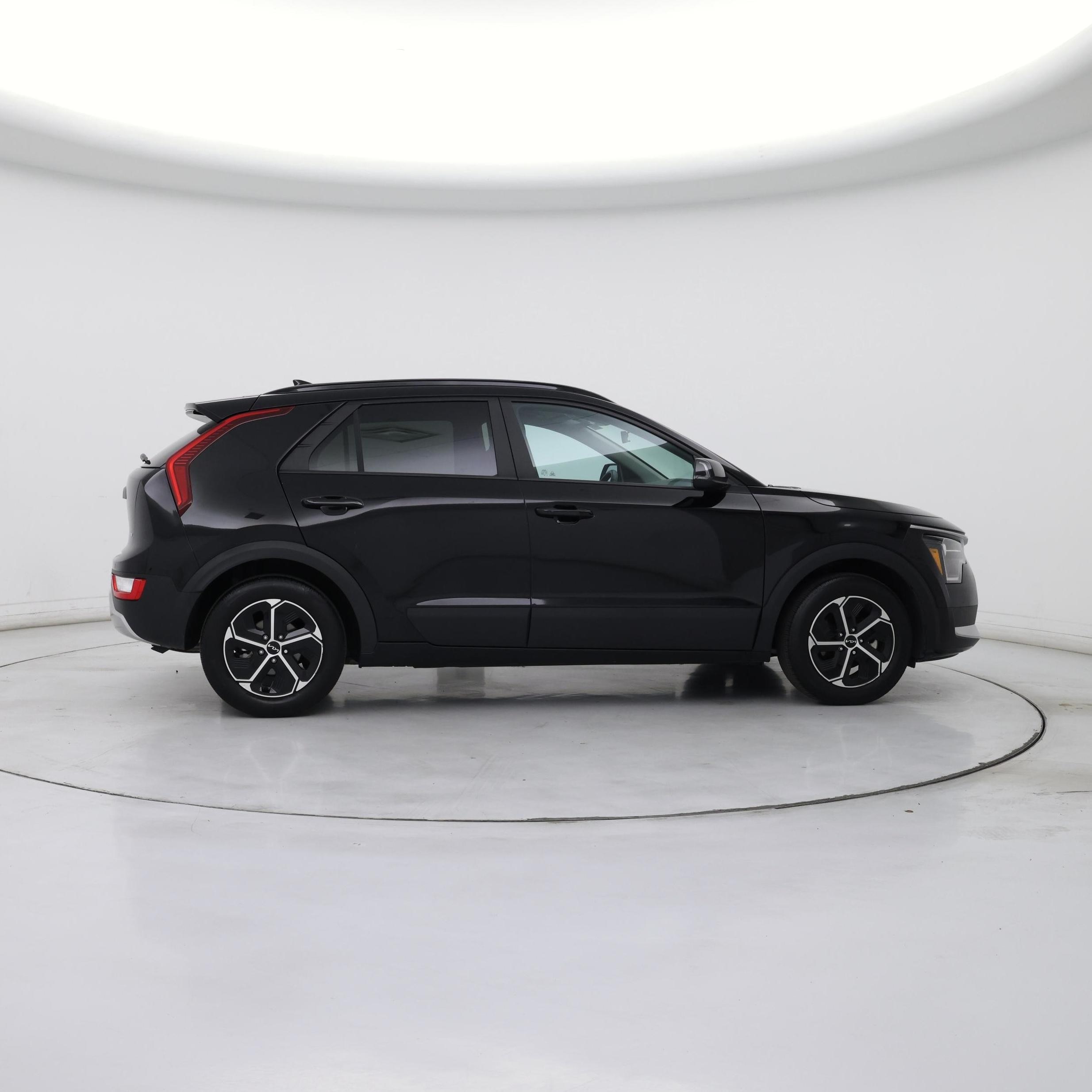Thumbnail: 2025 Kia Niro - 7