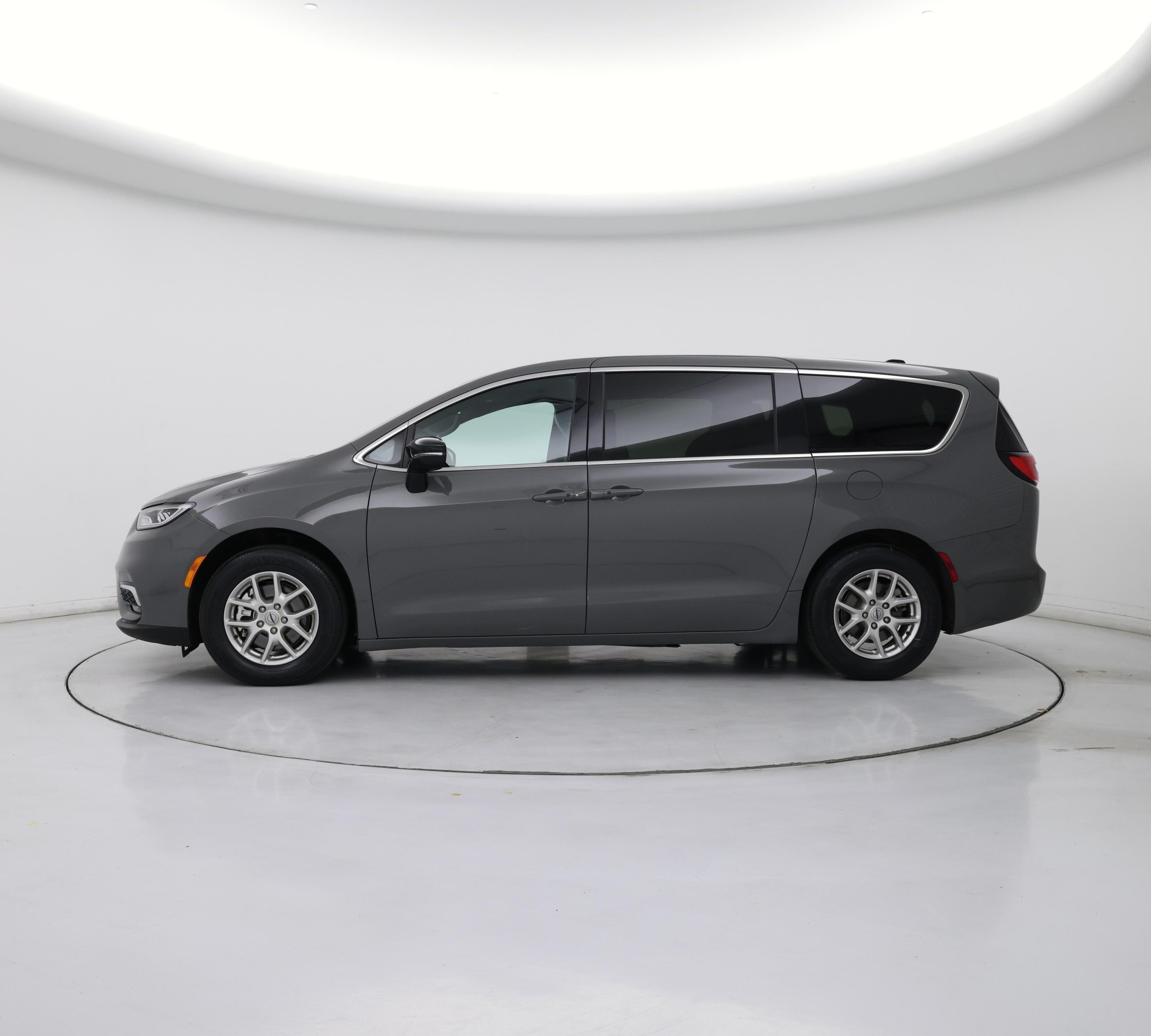 Thumbnail: 2025 Chrysler Pacifica - 3