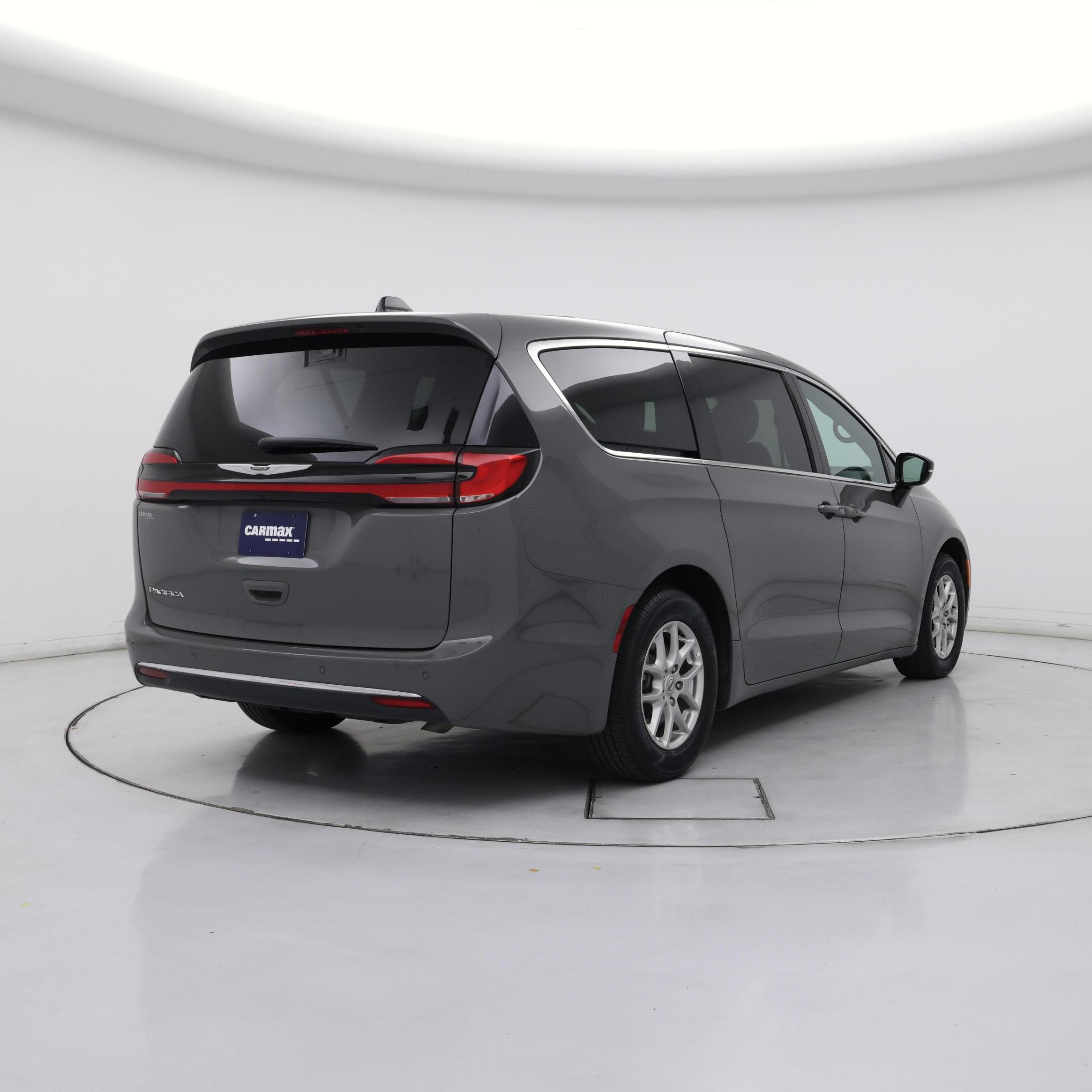 Thumbnail: 2025 Chrysler Pacifica - 8