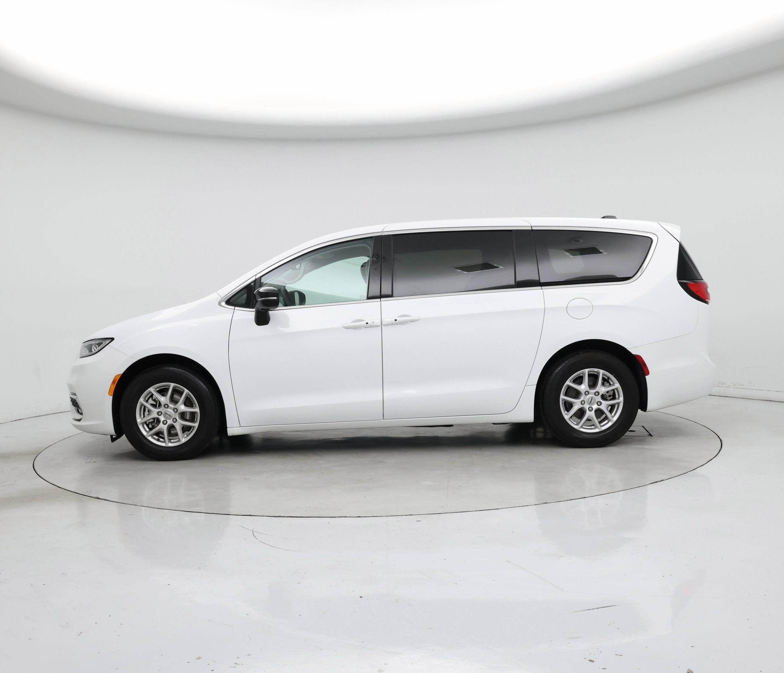 Thumbnail: 2024 Chrysler Pacifica - 3