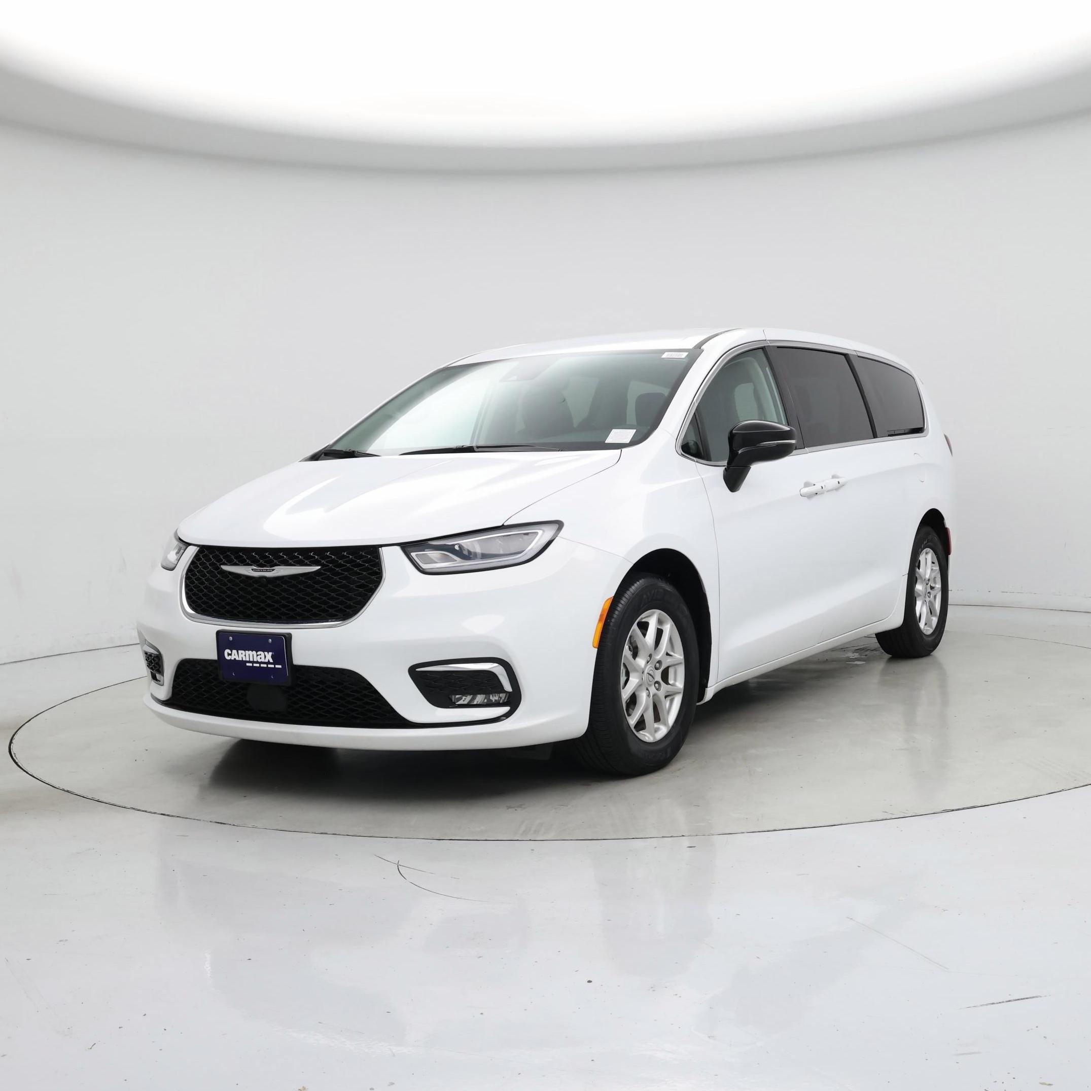 Thumbnail: 2024 Chrysler Pacifica - 4
