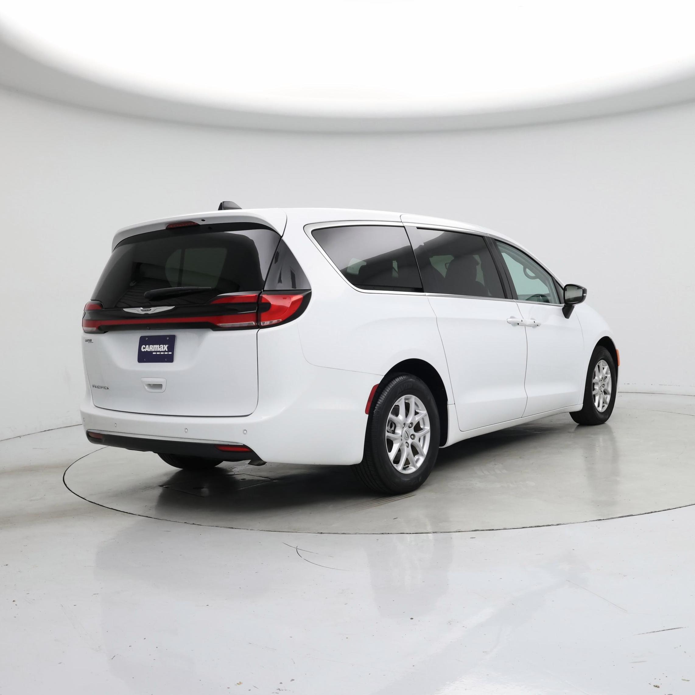 Thumbnail: 2024 Chrysler Pacifica - 8