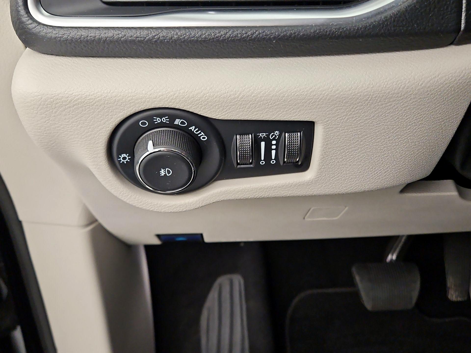 Thumbnail: 2024 Chrysler Pacifica - 13