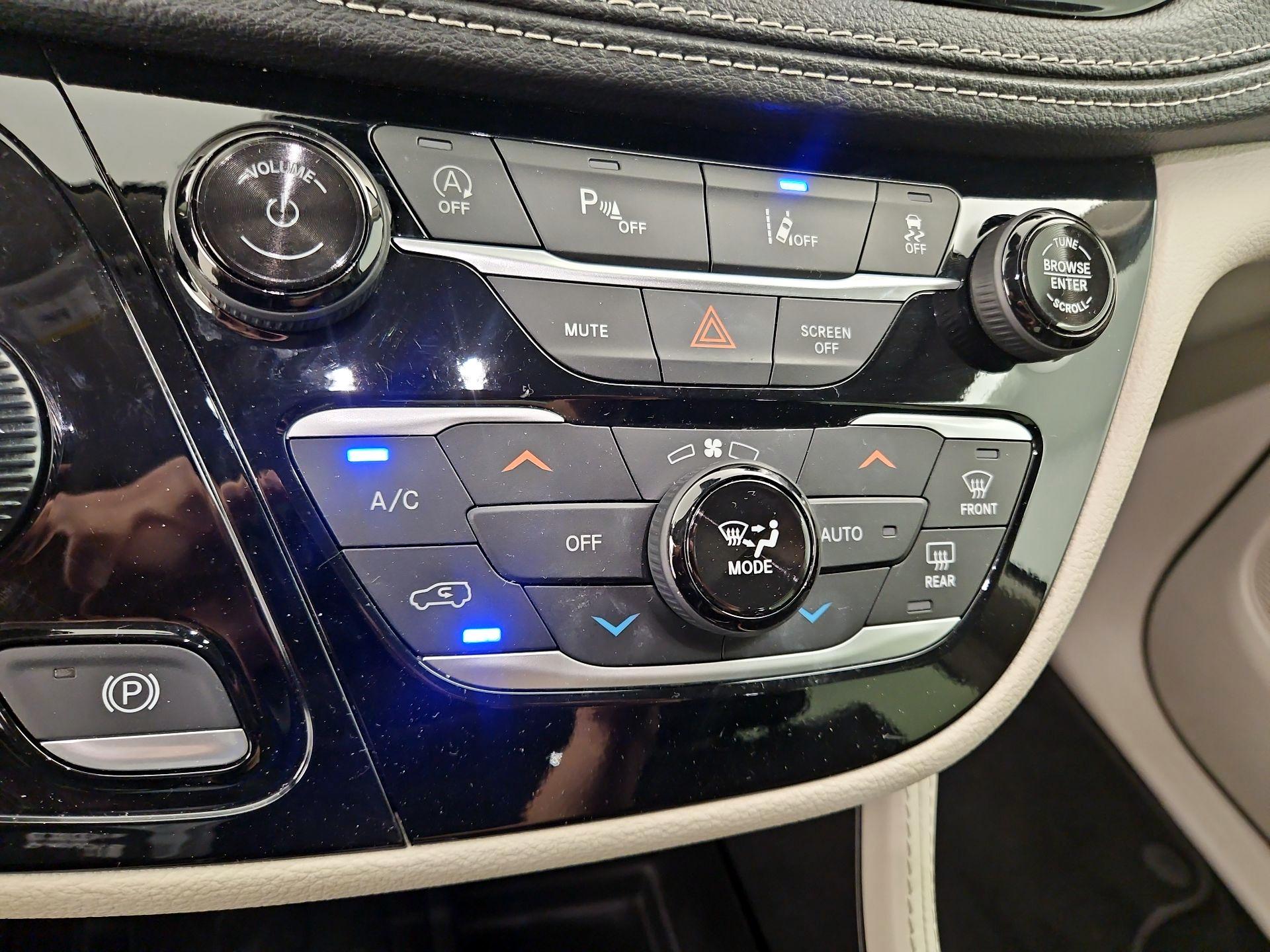 Thumbnail: 2024 Chrysler Pacifica - 17